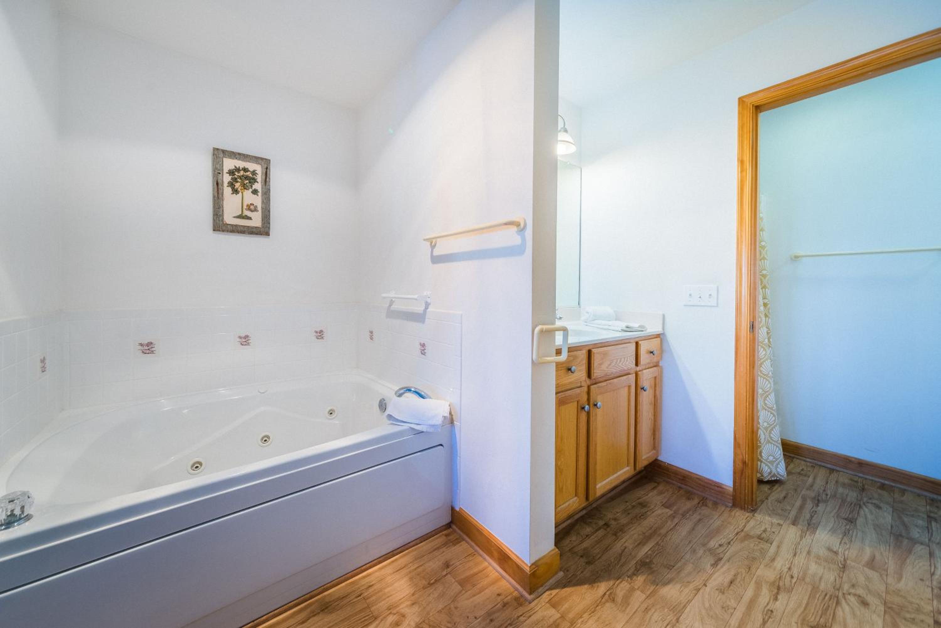 Blue Angel - KDH MP 7, 30 Yds to Beach Access, Ocean View, Pool, Hot Tub, Pets OK, Flex Stays