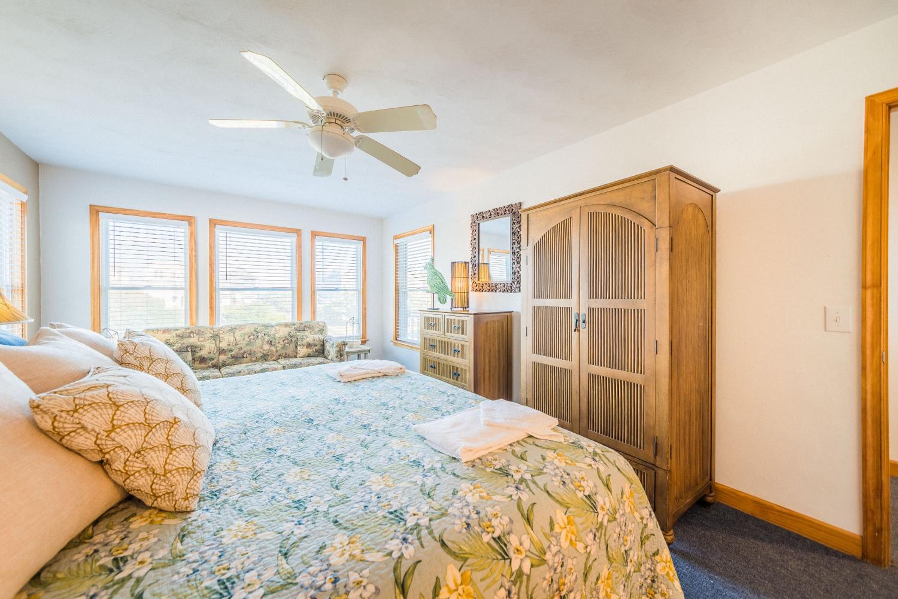 Blue Angel - KDH MP 7, 30 Yds to Beach Access, Ocean View, Pool, Hot Tub, Pets OK, Flex Stays