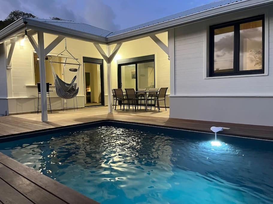 Superbe villa avec piscine et proche mer au Diamant - 3 chambres et salles de bain view 2