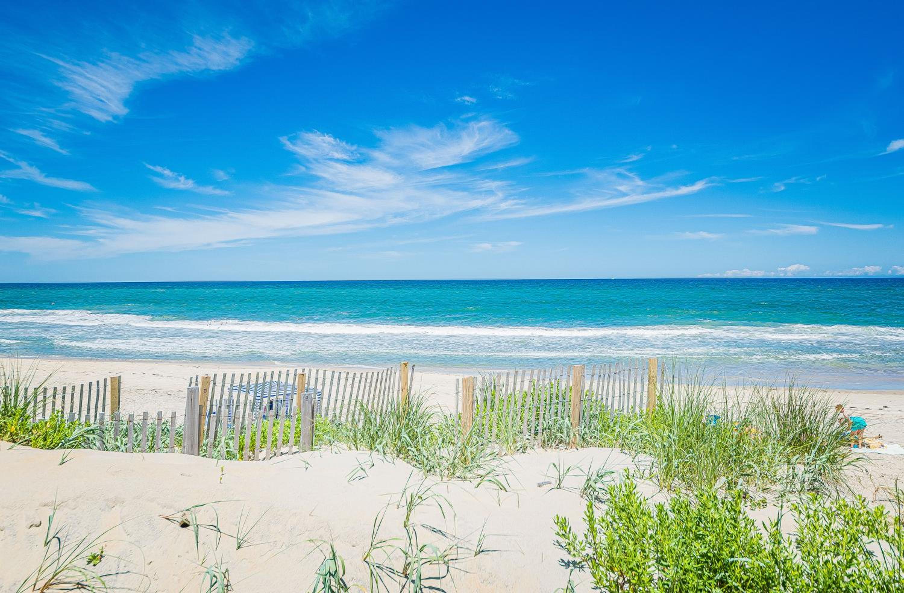 Primrose Cottage - S Nags Head MP 19, Oceanfront, Steps to the Water, Well Equipped, Pets OK