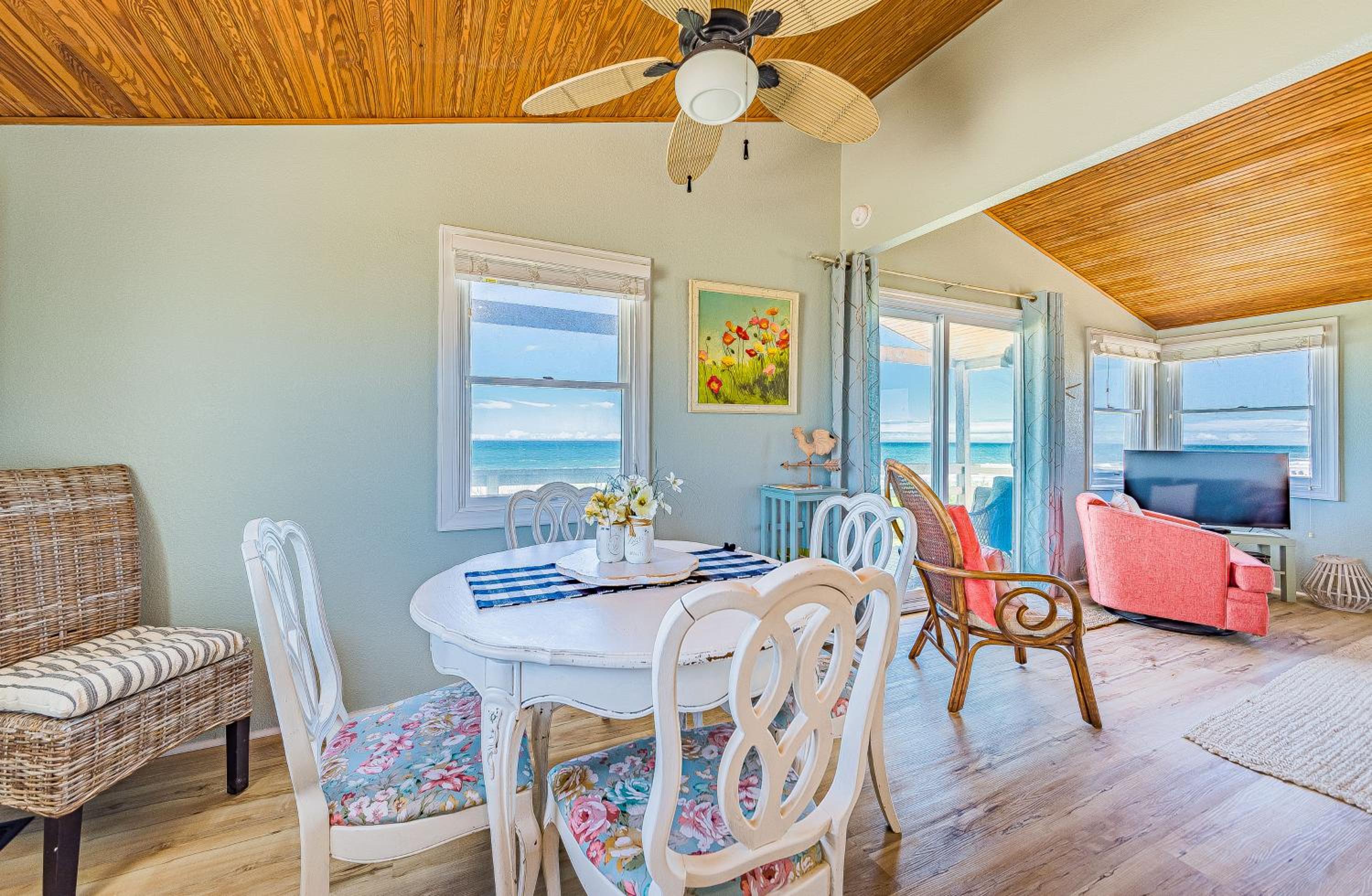 Primrose Cottage - S Nags Head MP 19, Oceanfront, Steps to the Water, Well Equipped, Pets OK
