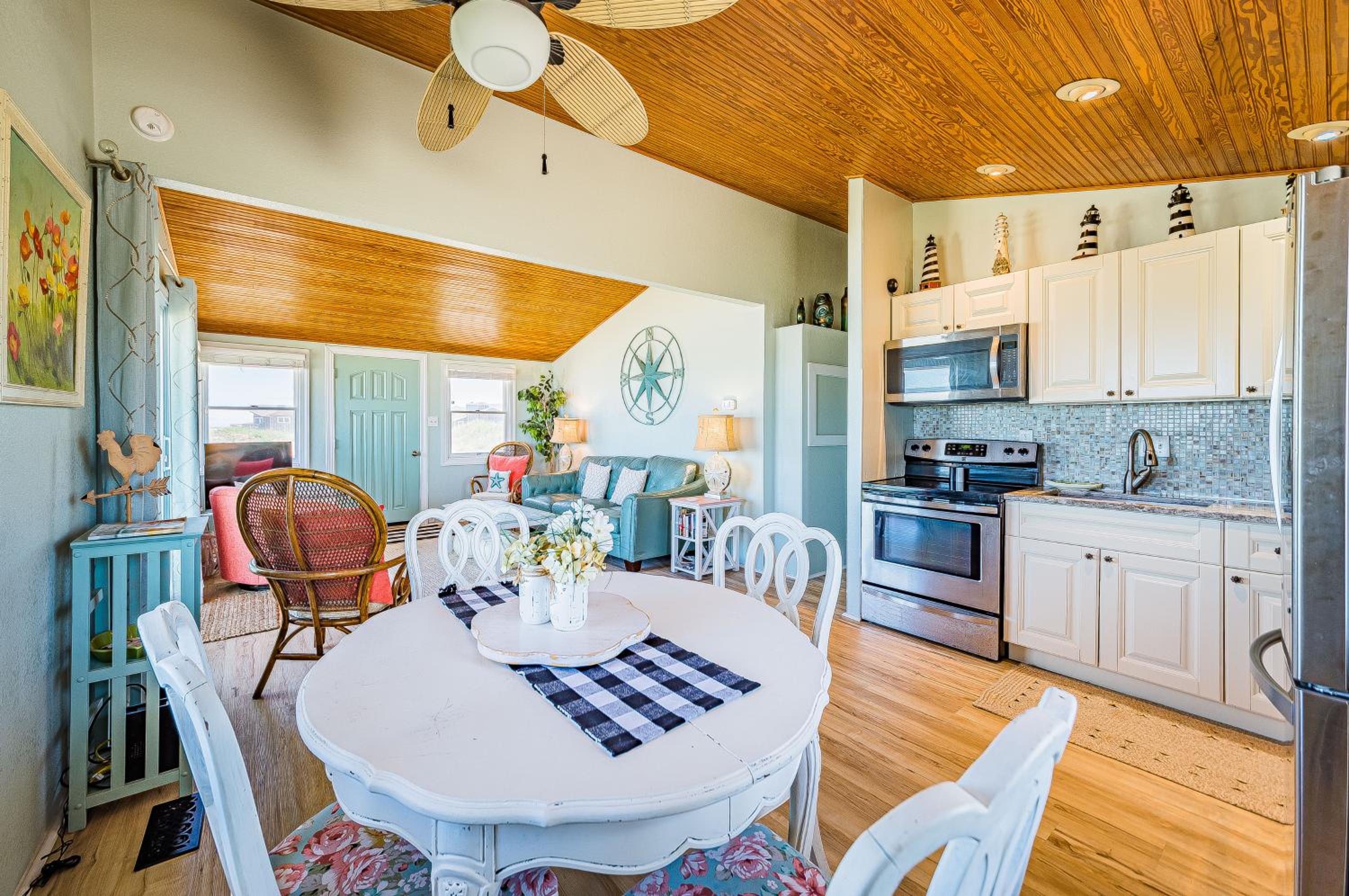 Primrose Cottage - S Nags Head MP 19, Oceanfront, Steps to the Water, Well Equipped, Pets OK