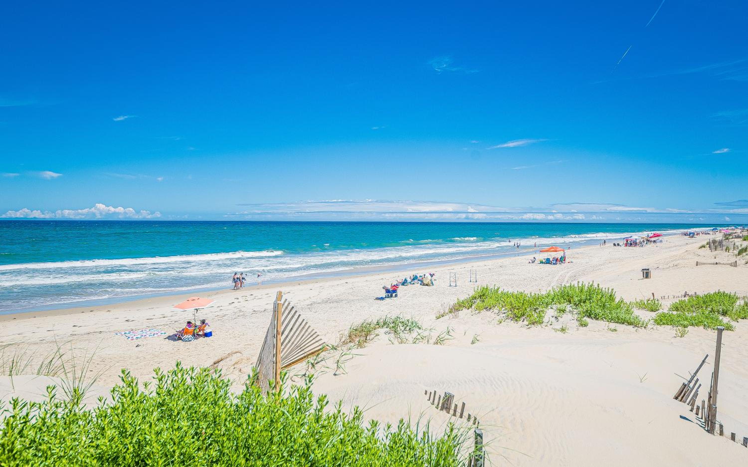 Primrose Cottage - S Nags Head MP 19, Oceanfront, Steps to the Water, Well Equipped, Pets OK