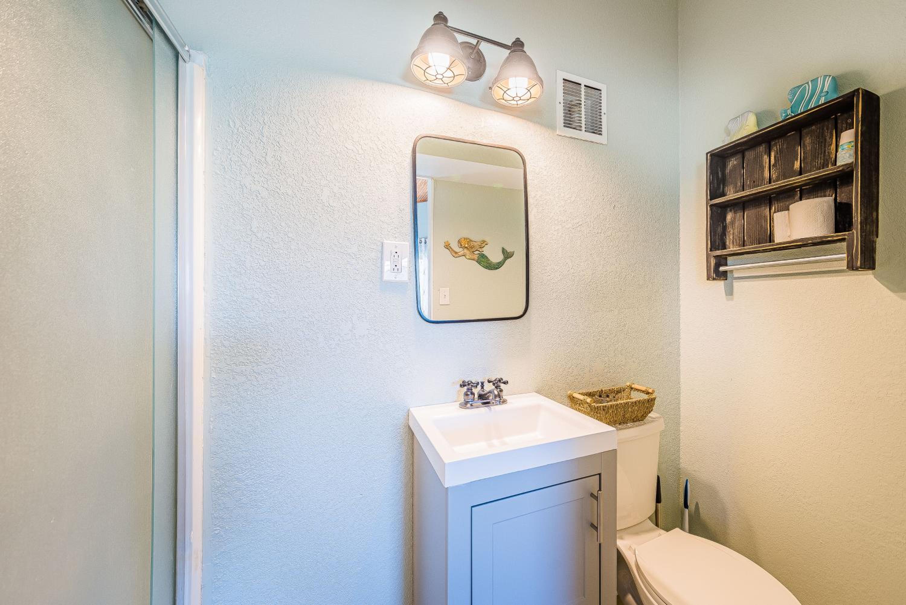 Primrose Cottage - S Nags Head MP 19, Oceanfront, Steps to the Water, Well Equipped, Pets OK