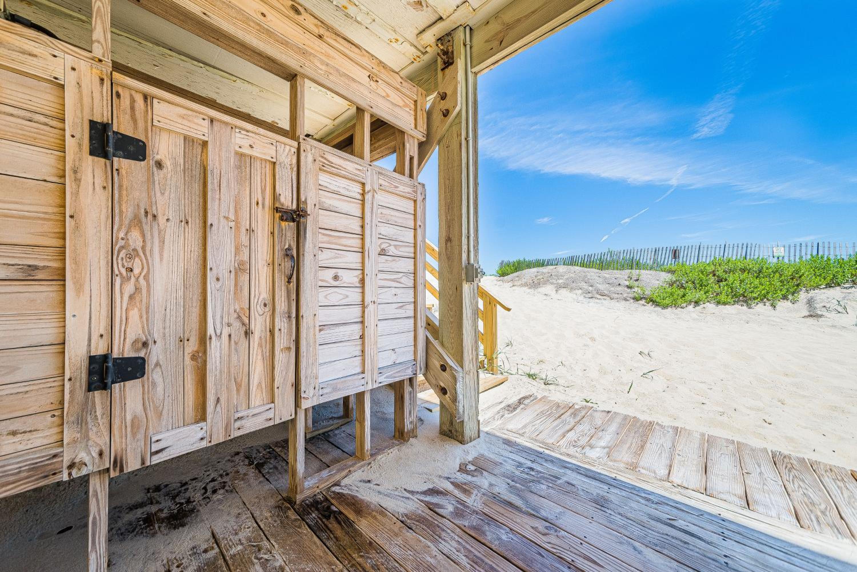 Primrose Cottage - S Nags Head MP 19, Oceanfront, Steps to the Water, Well Equipped, Pets OK