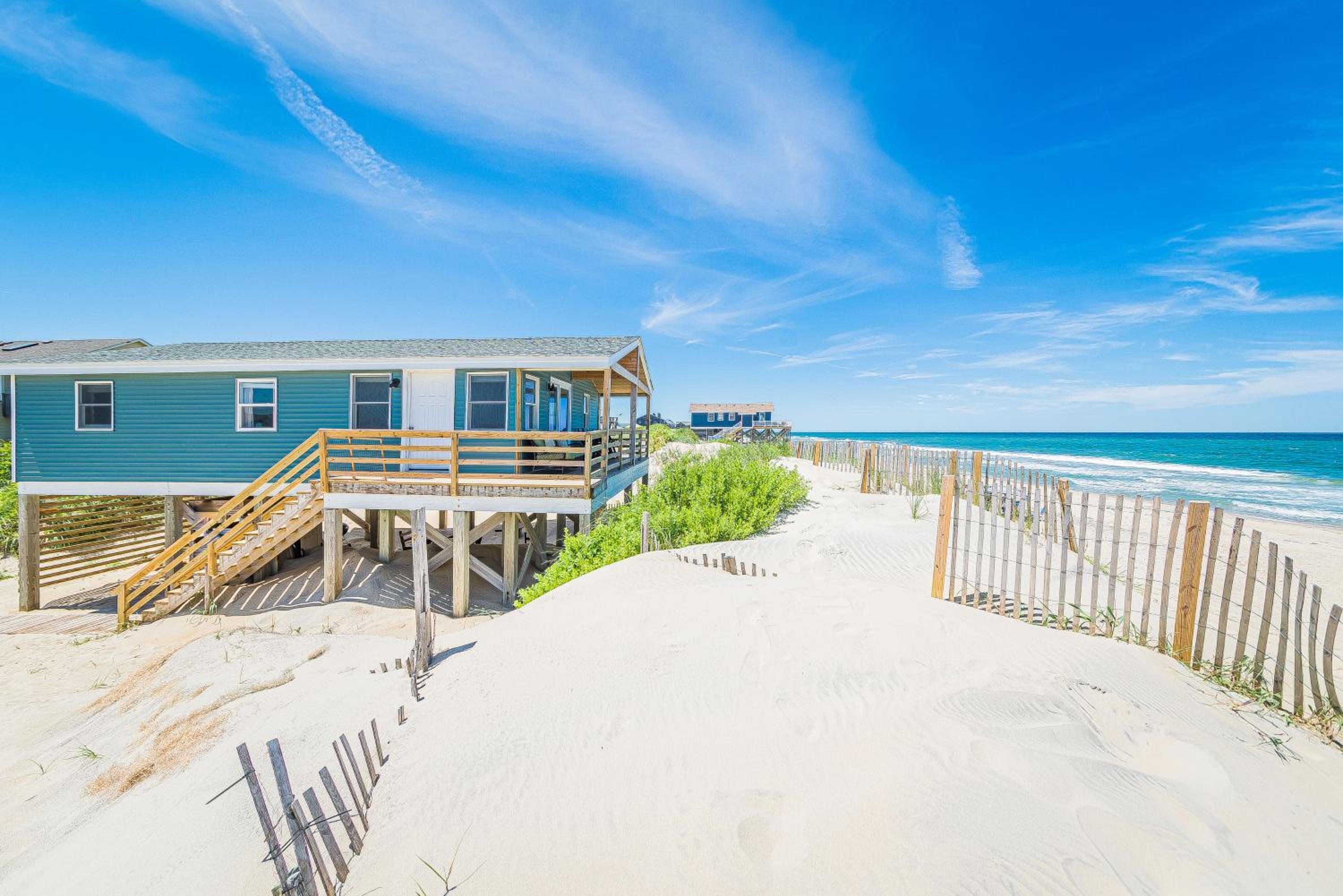 Primrose Cottage - S Nags Head MP 19, Oceanfront, Steps to the Water, Well Equipped, Pets OK