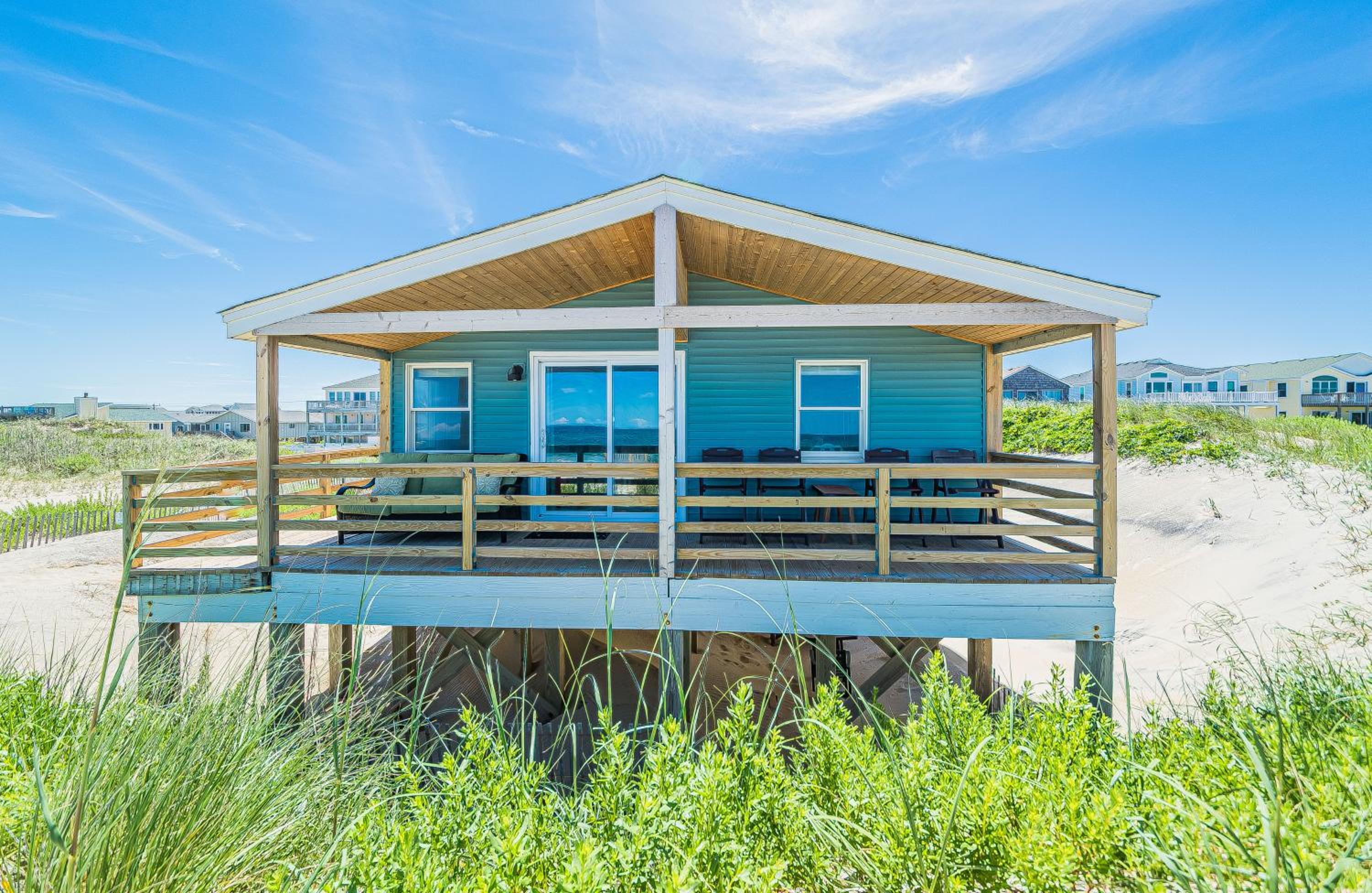 Primrose Cottage - S Nags Head MP 19, Oceanfront, Steps to the Water, Well Equipped, Pets OK