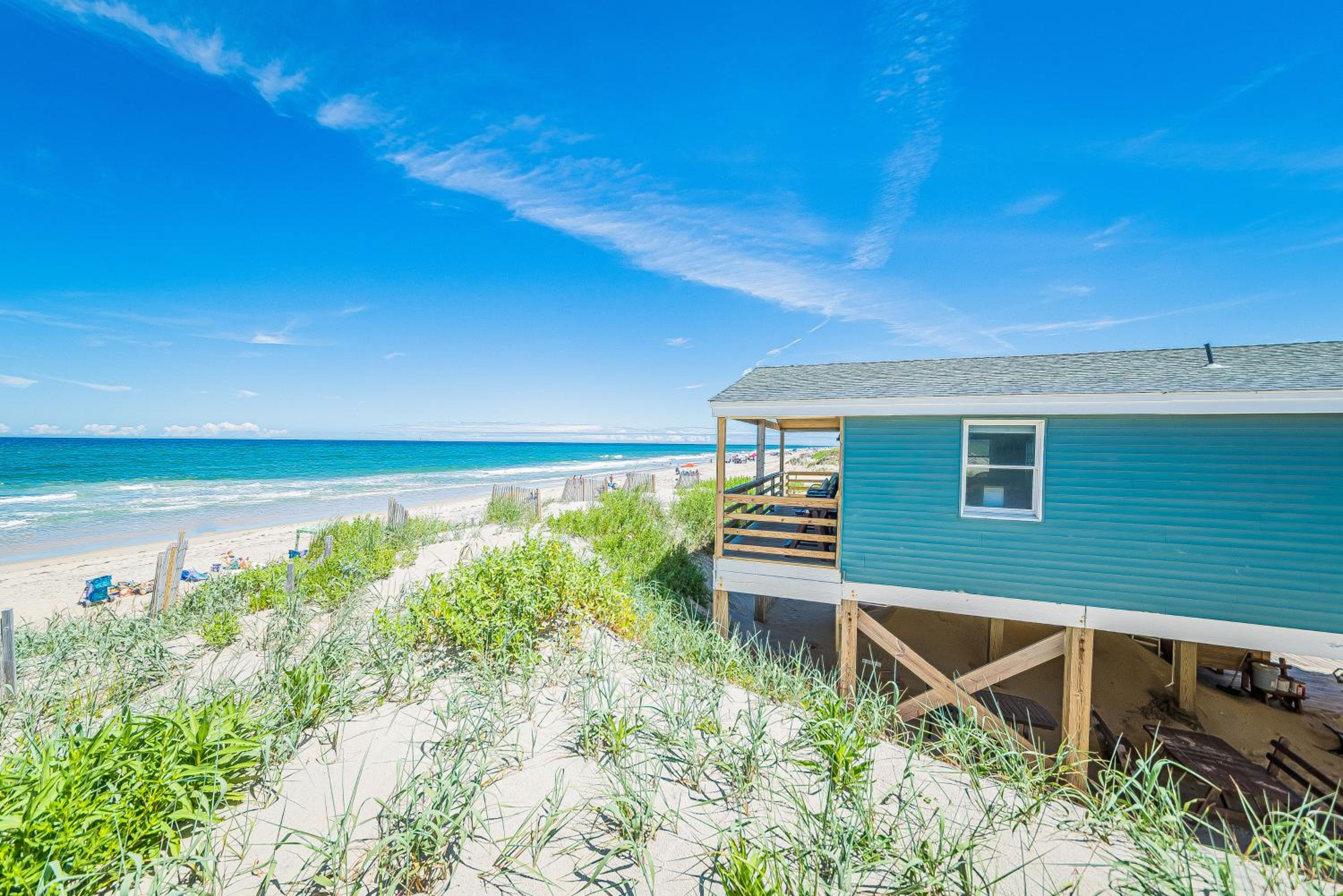 Primrose Cottage - S Nags Head MP 19, Oceanfront, Steps to the Water, Well Equipped, Pets OK