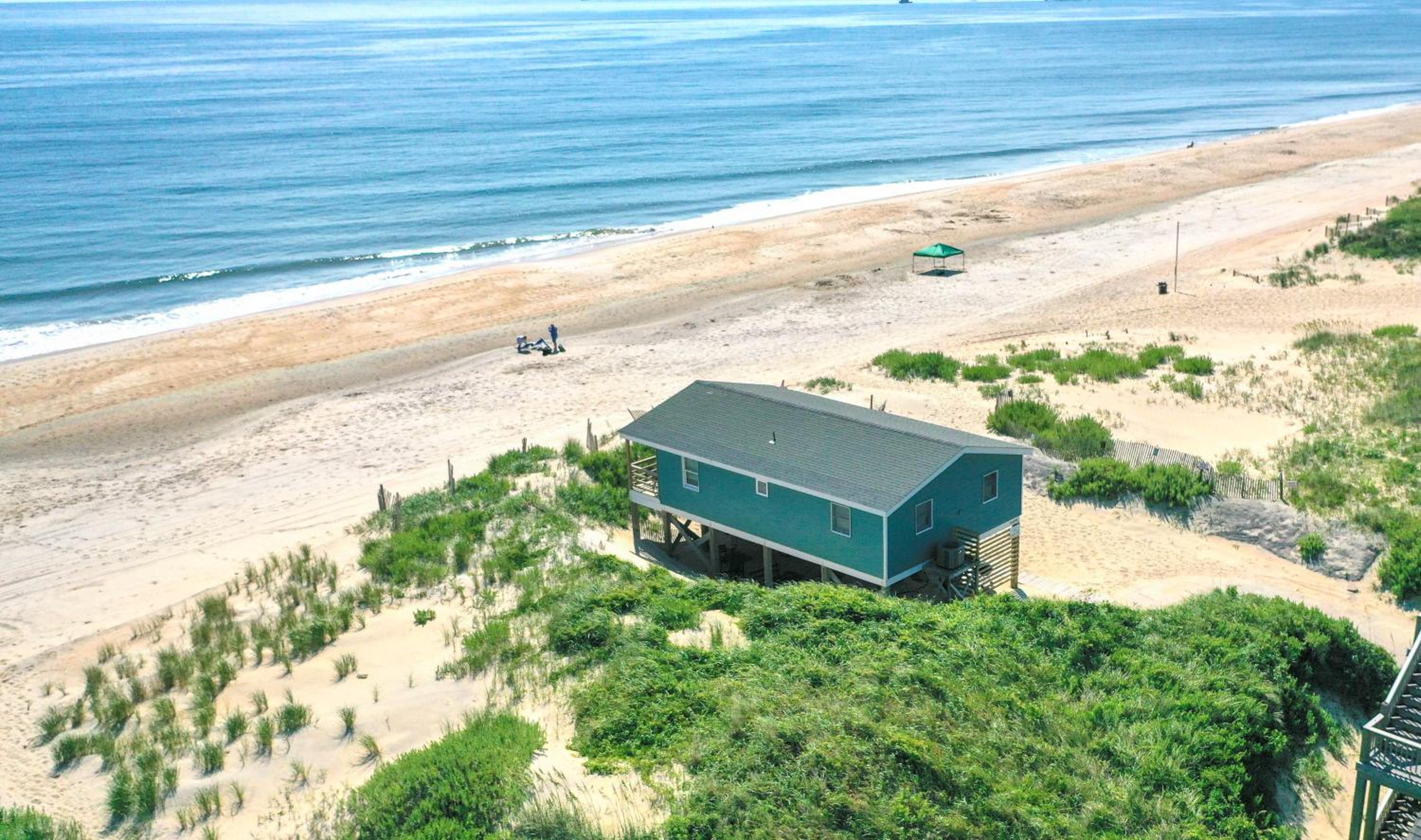 Primrose Cottage - S Nags Head MP 19, Oceanfront, Steps to the Water, Well Equipped, Pets OK