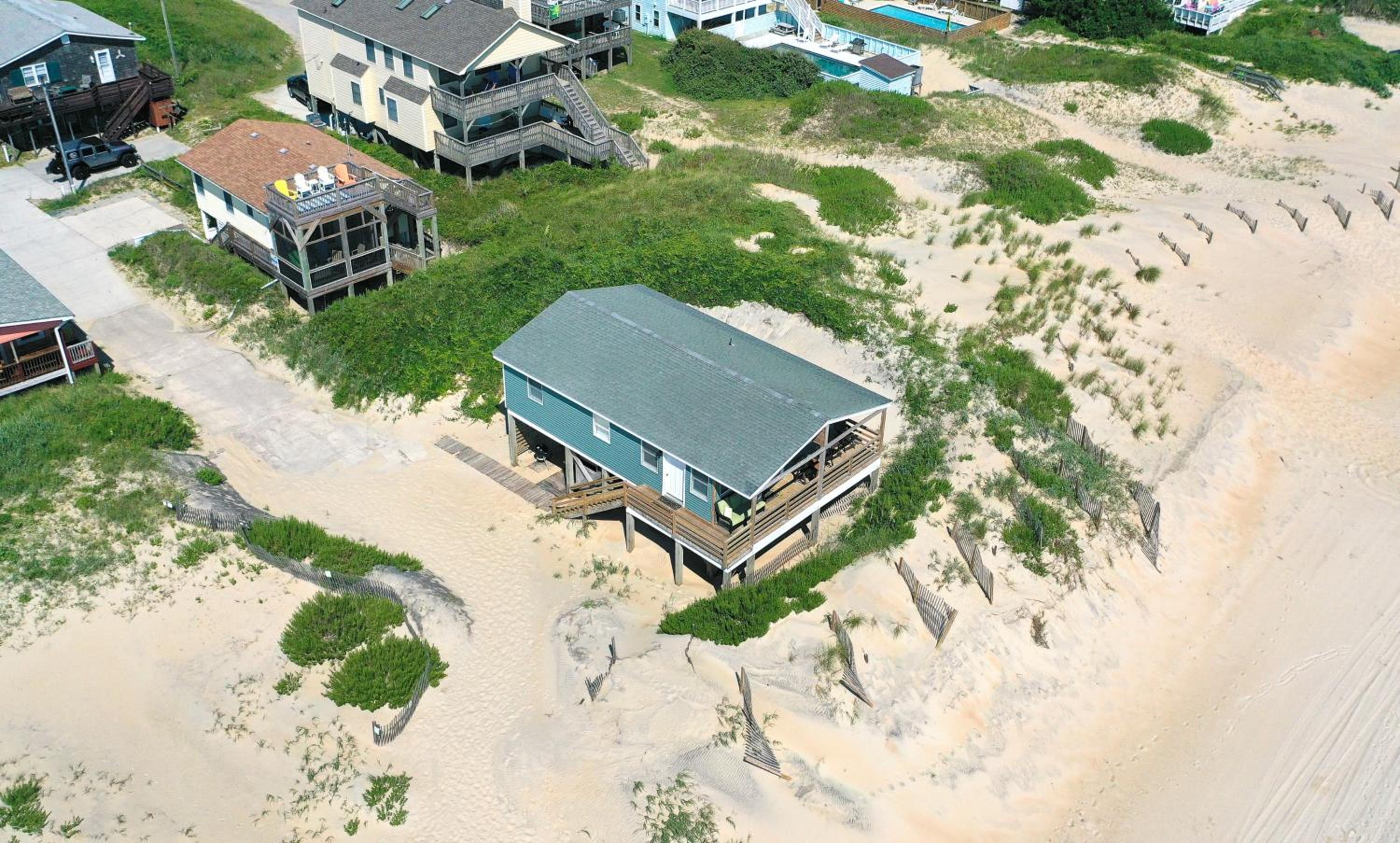 Primrose Cottage - S Nags Head MP 19, Oceanfront, Steps to the Water, Well Equipped, Pets OK