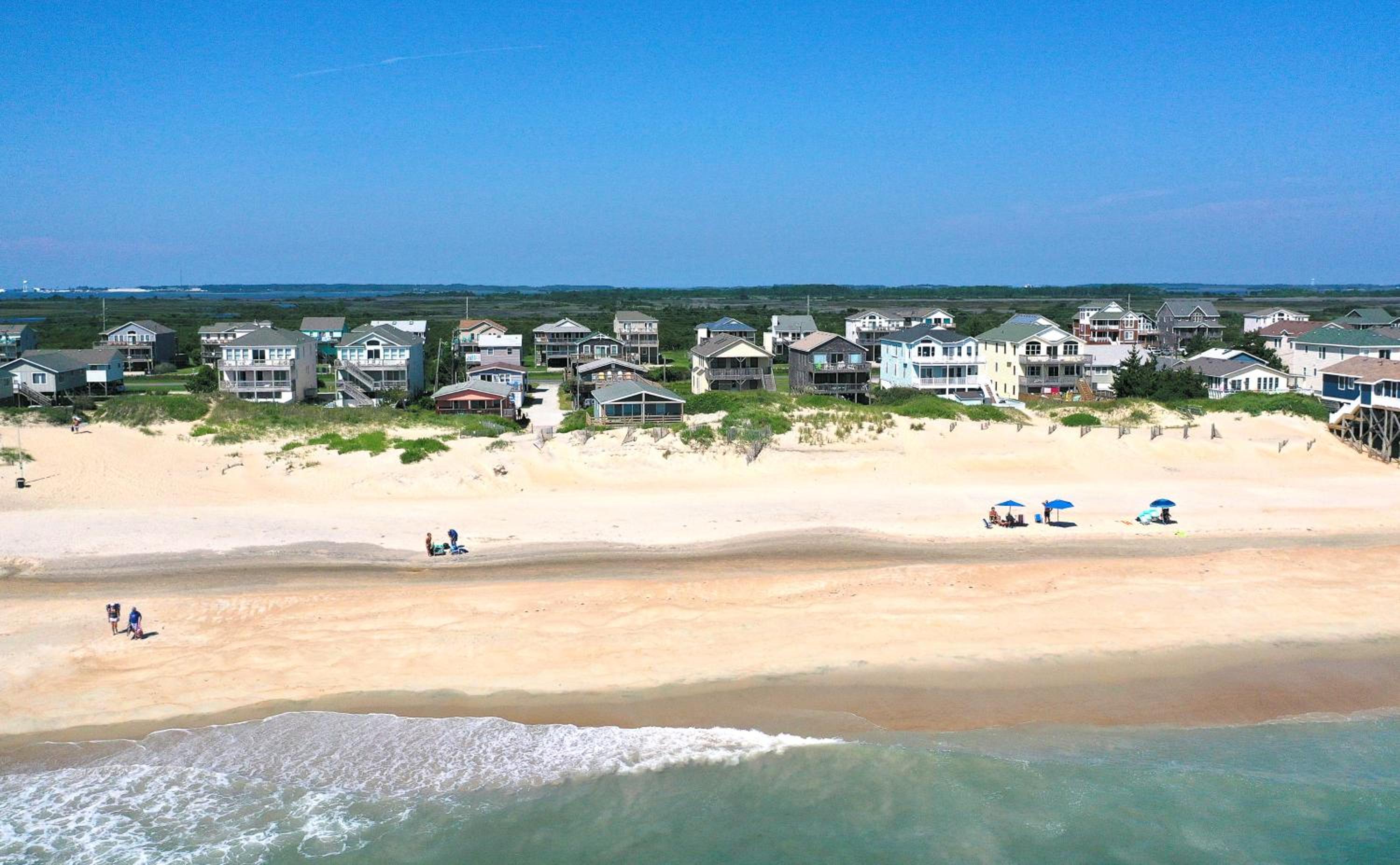 Primrose Cottage - S Nags Head MP 19, Oceanfront, Steps to the Water, Well Equipped, Pets OK