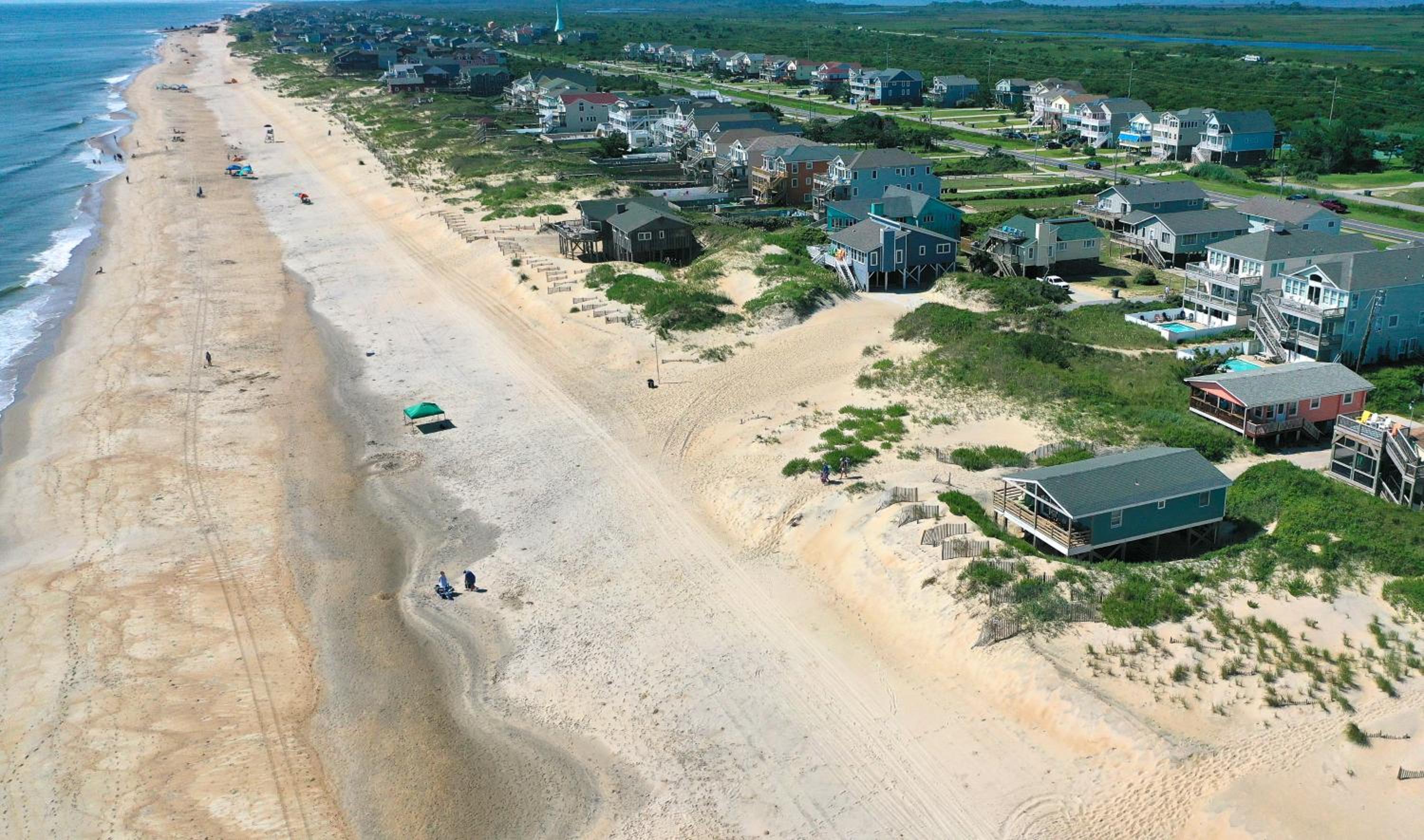 Primrose Cottage - S Nags Head MP 19, Oceanfront, Steps to the Water, Well Equipped, Pets OK