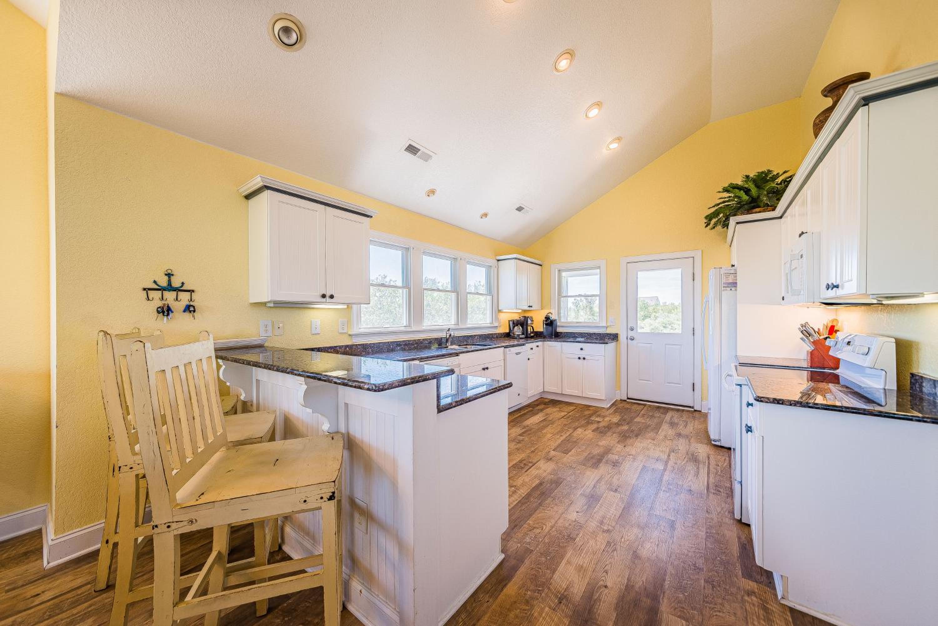 Allora - Corolla, Ocean Sands, 450 Yds to Beach, Pool, Hot Tub, Pool Table, Gas Fireplace, Pets OK