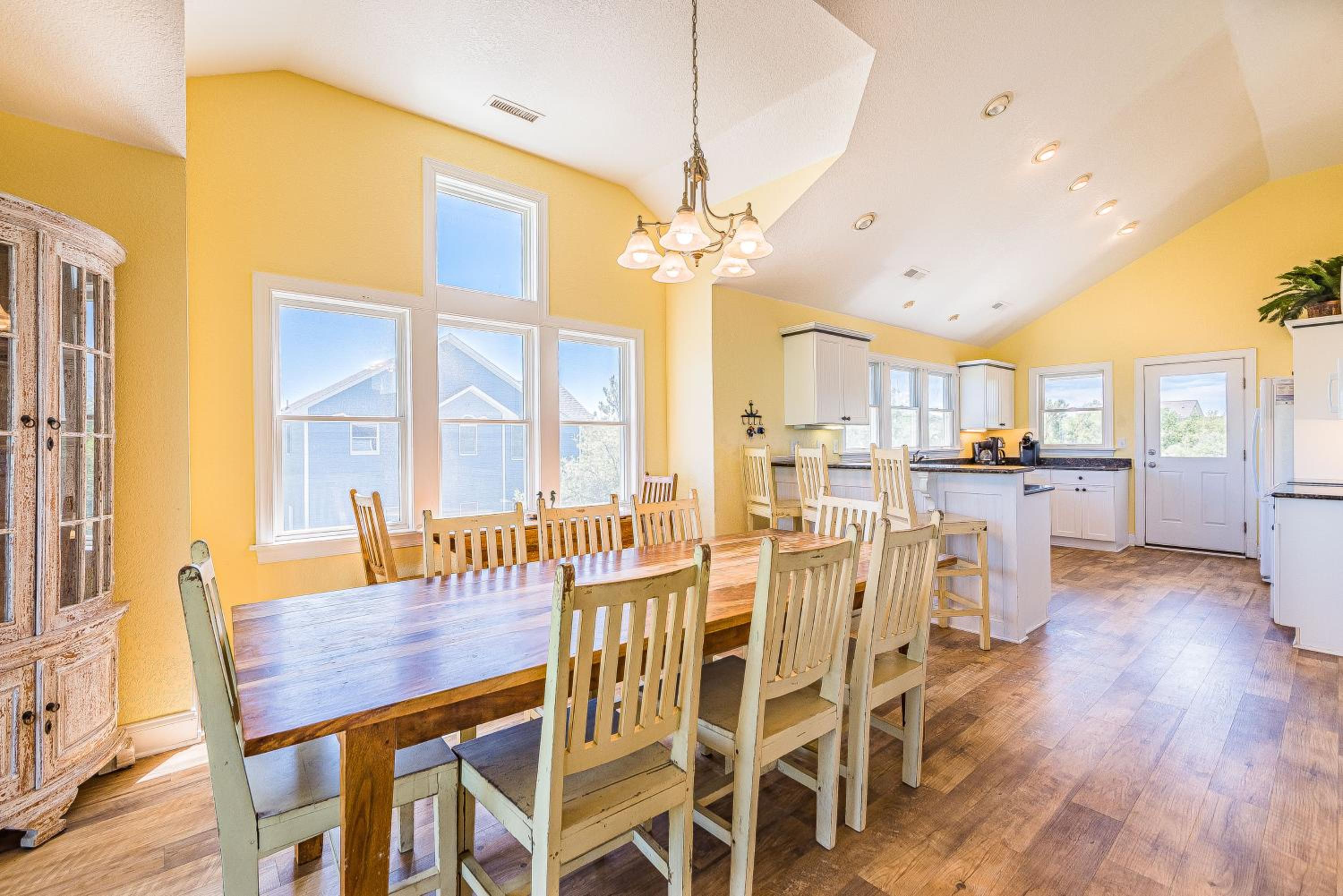 Allora - Corolla, Ocean Sands, 450 Yds to Beach, Pool, Hot Tub, Pool Table, Gas Fireplace, Pets OK