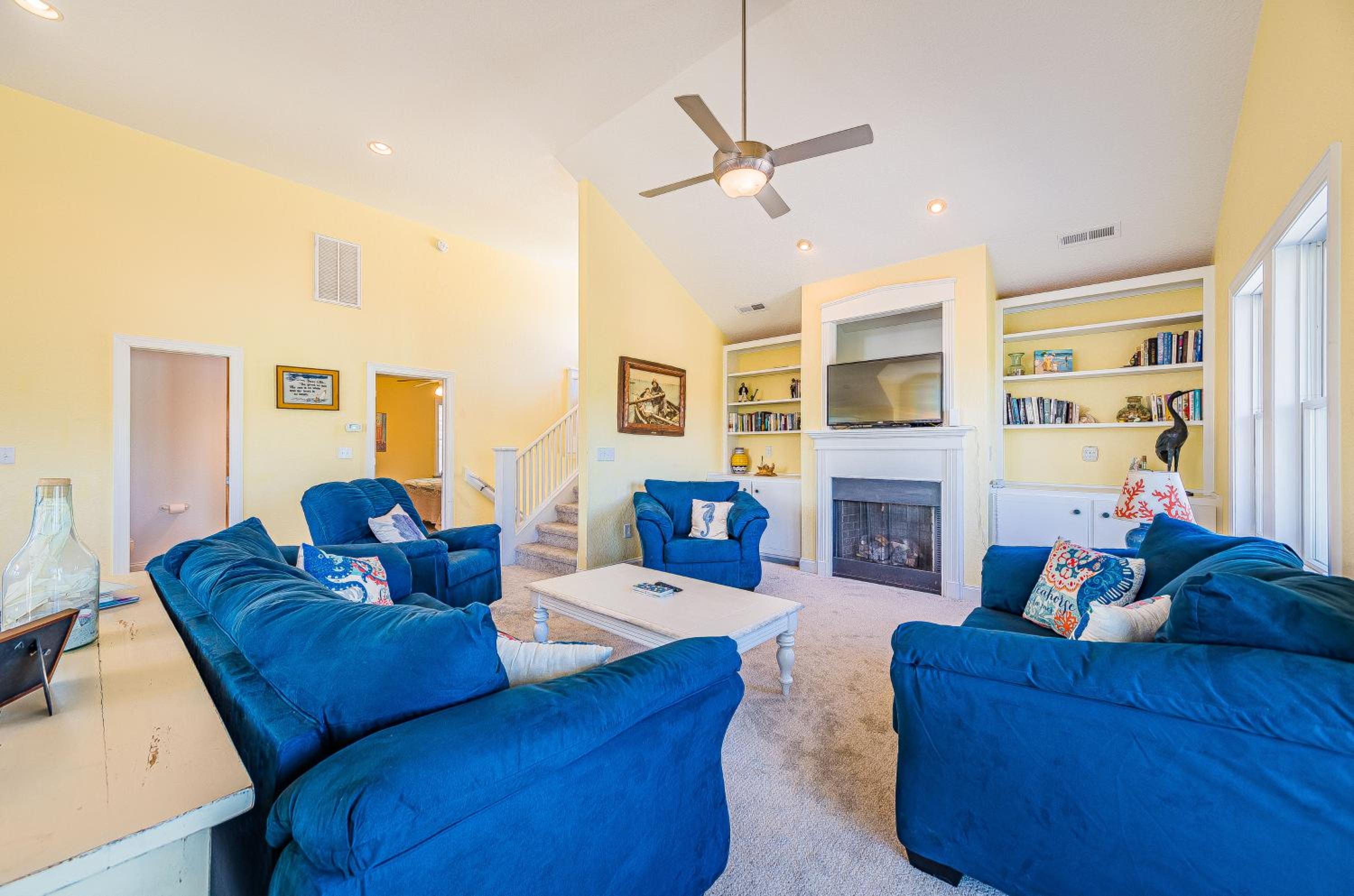Allora - Corolla, Ocean Sands, 450 Yds to Beach, Pool, Hot Tub, Pool Table, Gas Fireplace, Pets OK