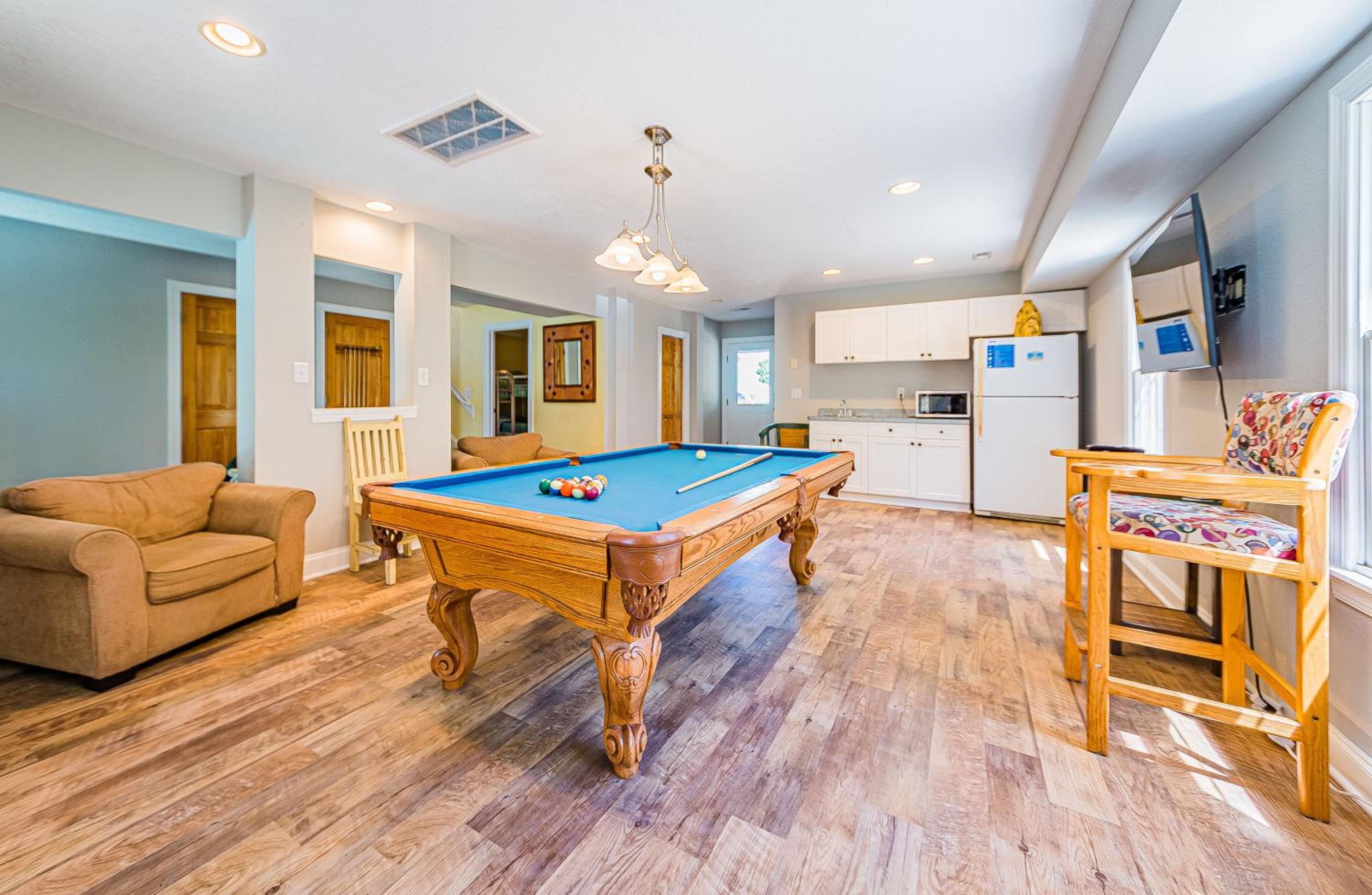 Allora - Corolla, Ocean Sands, 450 Yds to Beach, Pool, Hot Tub, Pool Table, Gas Fireplace, Pets OK