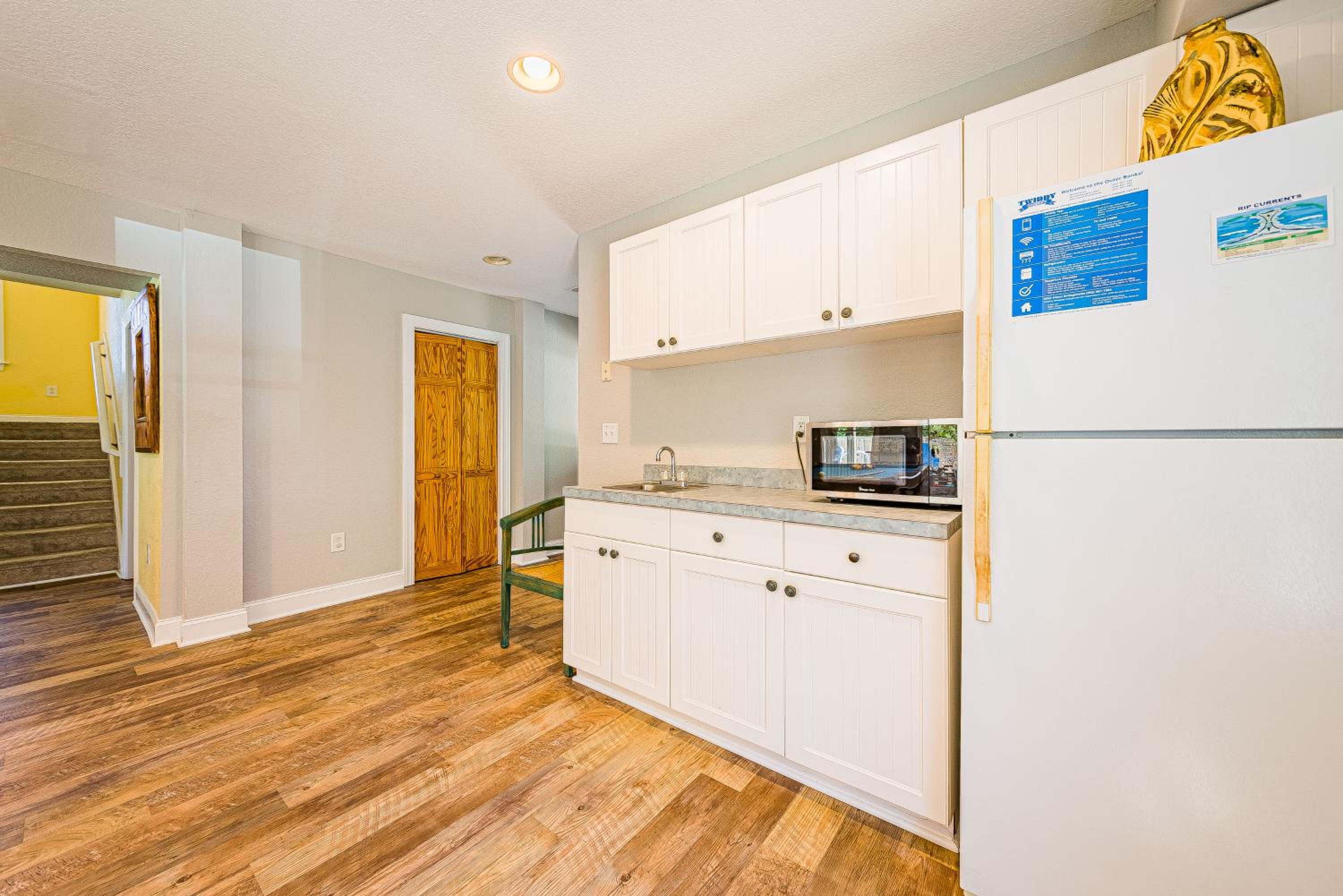 Allora - Corolla, Ocean Sands, 450 Yds to Beach, Pool, Hot Tub, Pool Table, Gas Fireplace, Pets OK