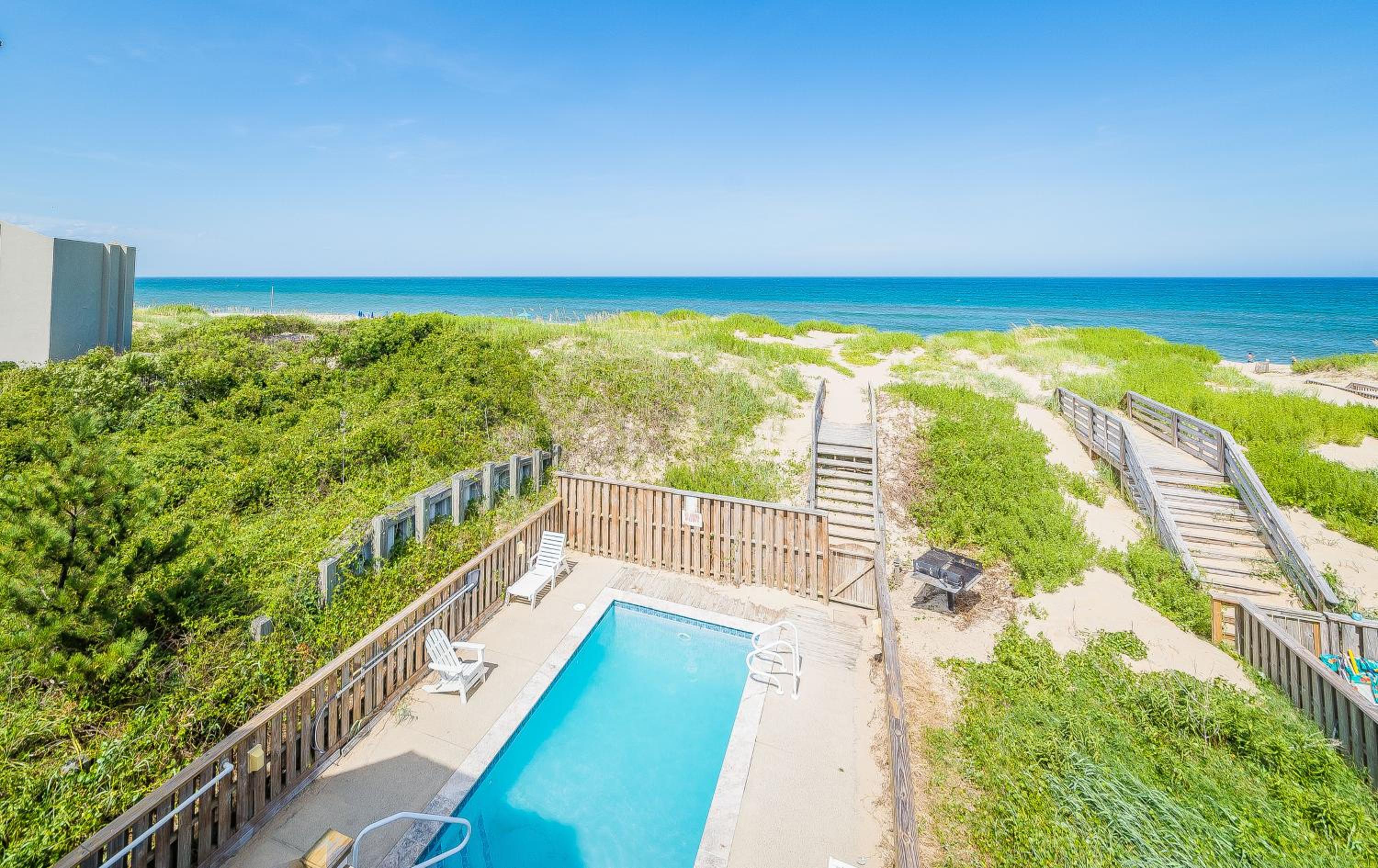 Savannah - Nags Head MP 16, Oceanfront, Direct Beach Access, Pool, Hot Tub, Pool Table