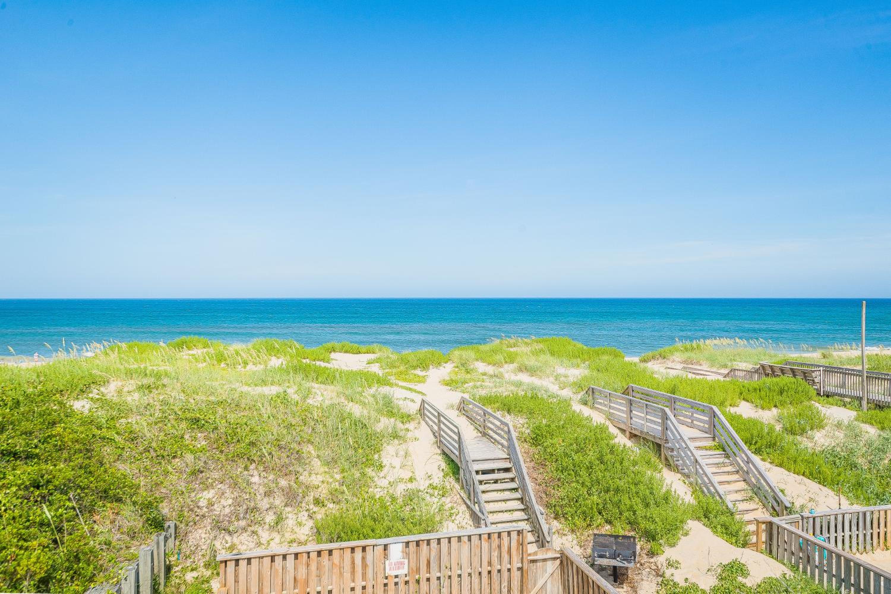 Savannah - Nags Head MP 16, Oceanfront, Direct Beach Access, Pool, Hot Tub, Pool Table