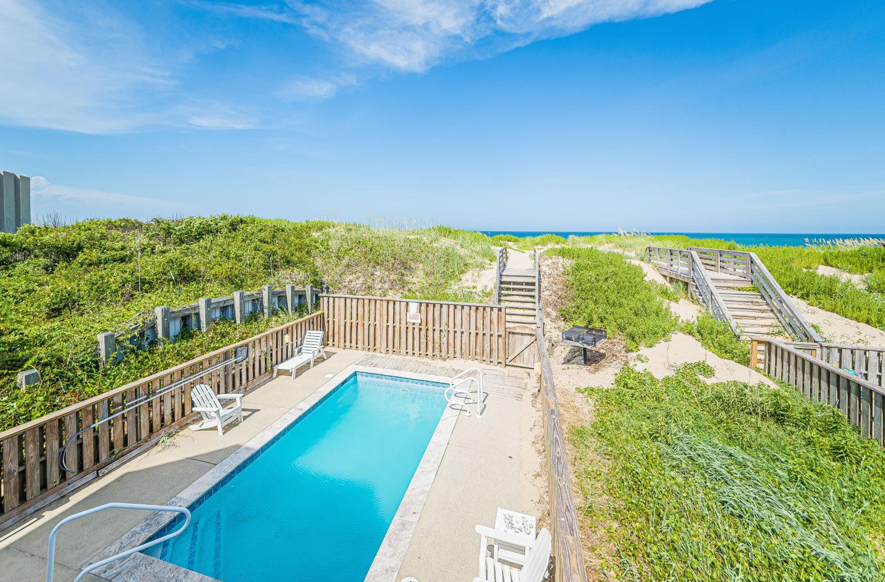 Savannah - Nags Head MP 16, Oceanfront, Direct Beach Access, Pool, Hot Tub, Pool Table