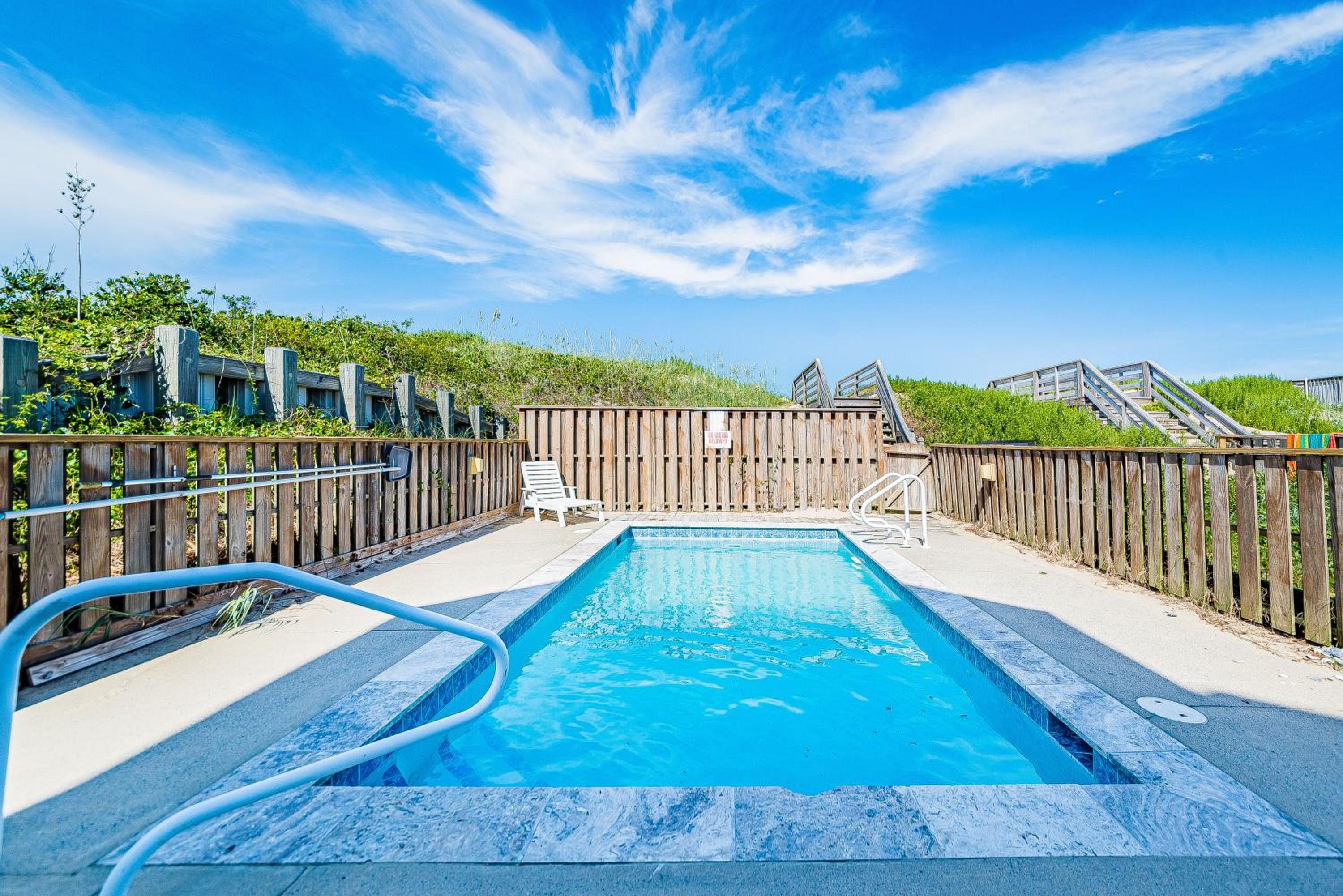 Savannah - Nags Head MP 16, Oceanfront, Direct Beach Access, Pool, Hot Tub, Pool Table
