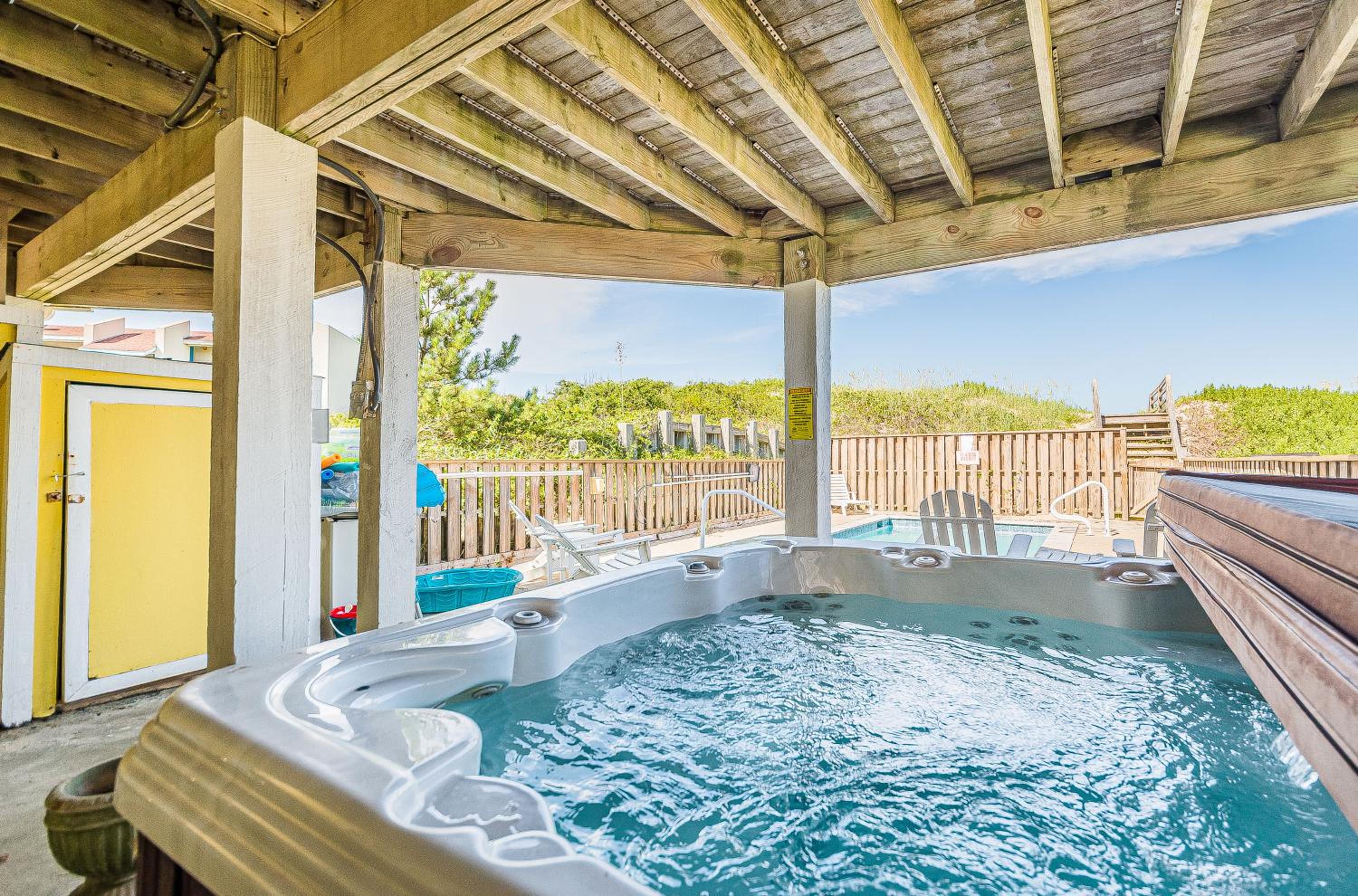 Savannah - Nags Head MP 16, Oceanfront, Direct Beach Access, Pool, Hot Tub, Pool Table