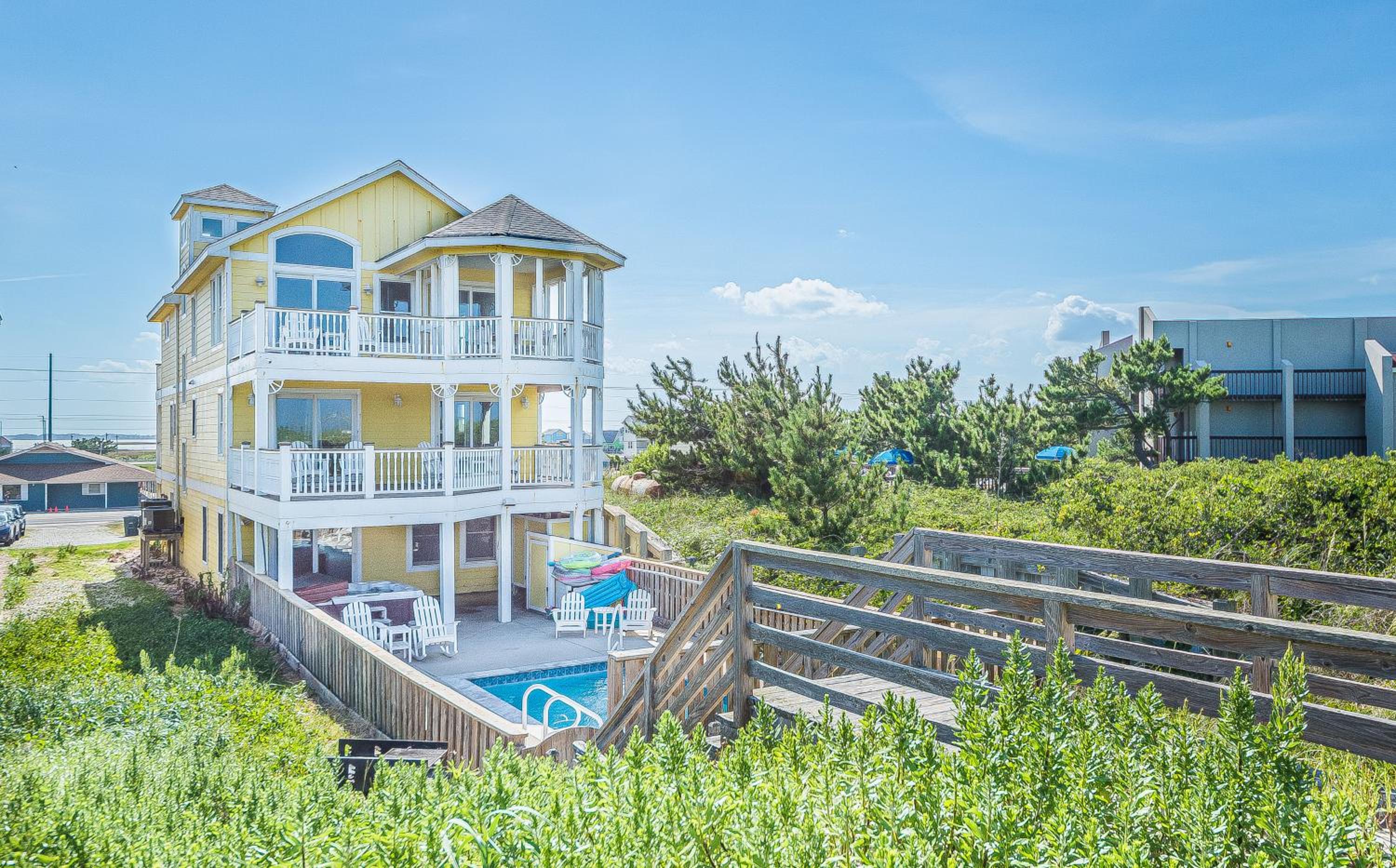 Savannah - Nags Head MP 16, Oceanfront, Direct Beach Access, Pool, Hot Tub, Pool Table