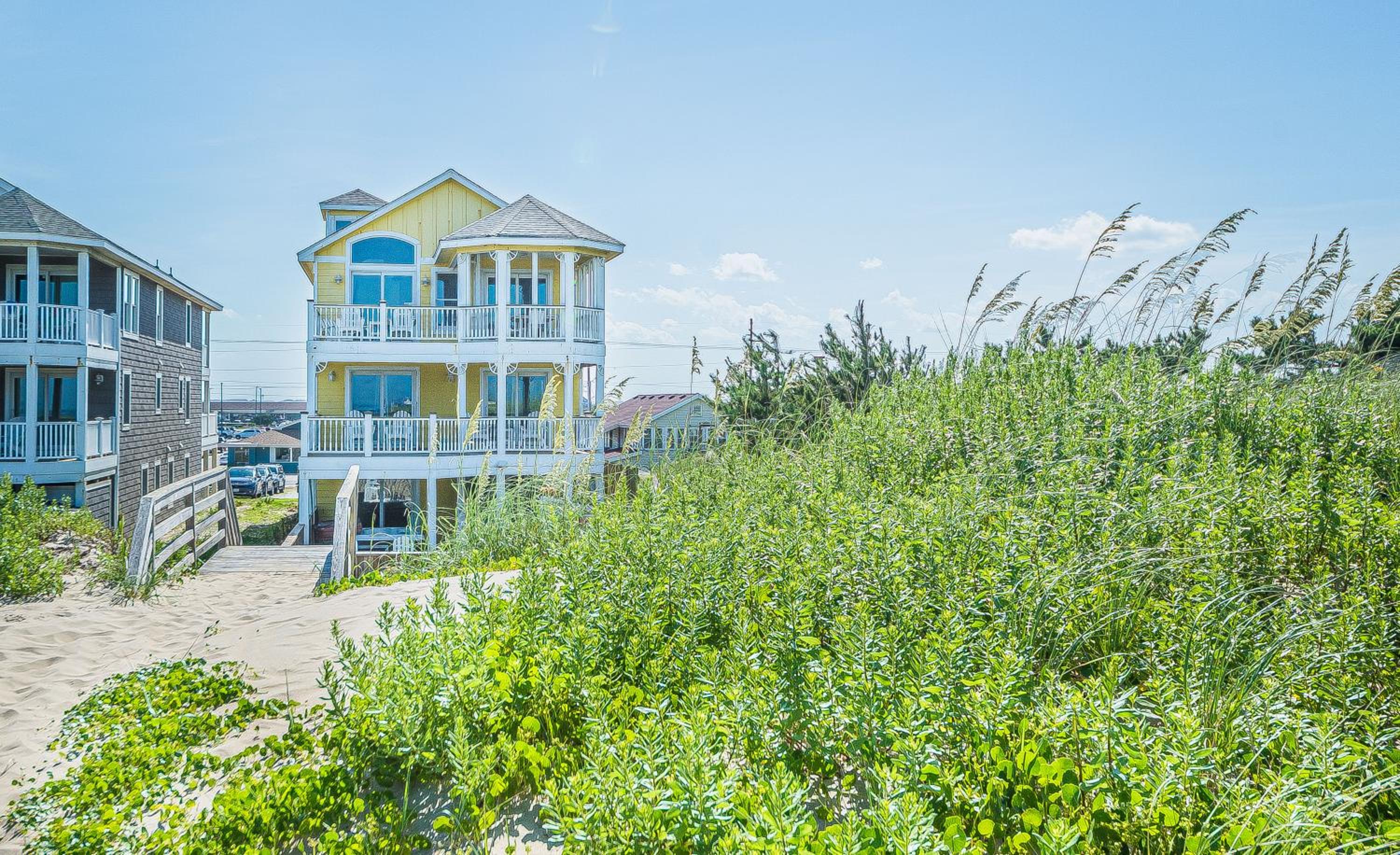 Savannah - Nags Head MP 16, Oceanfront, Direct Beach Access, Pool, Hot Tub, Pool Table