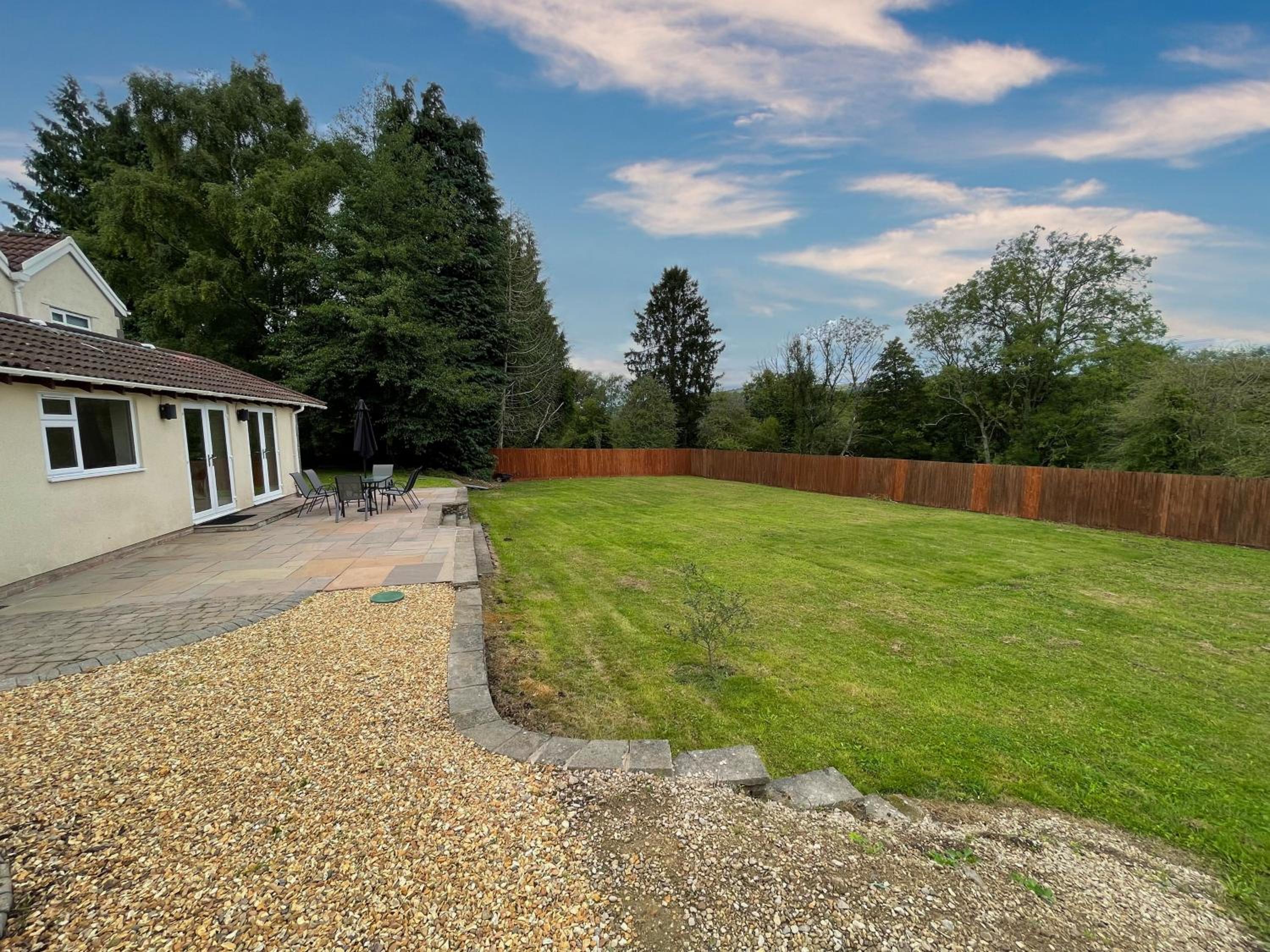 Big House in countryside near Cardiff view 4