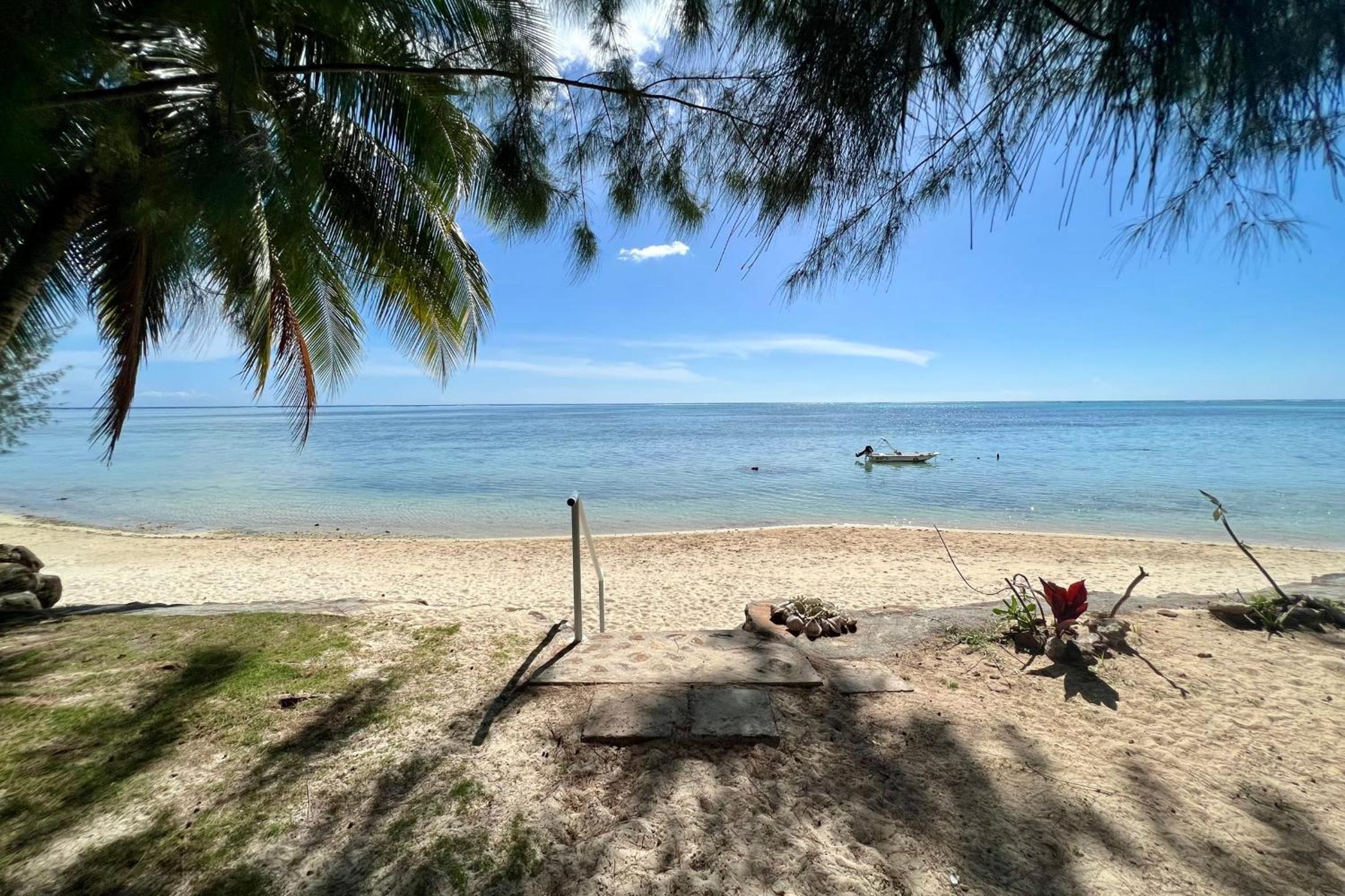Fare Tokatea - Charming Studio w Excl Beach Access view 4