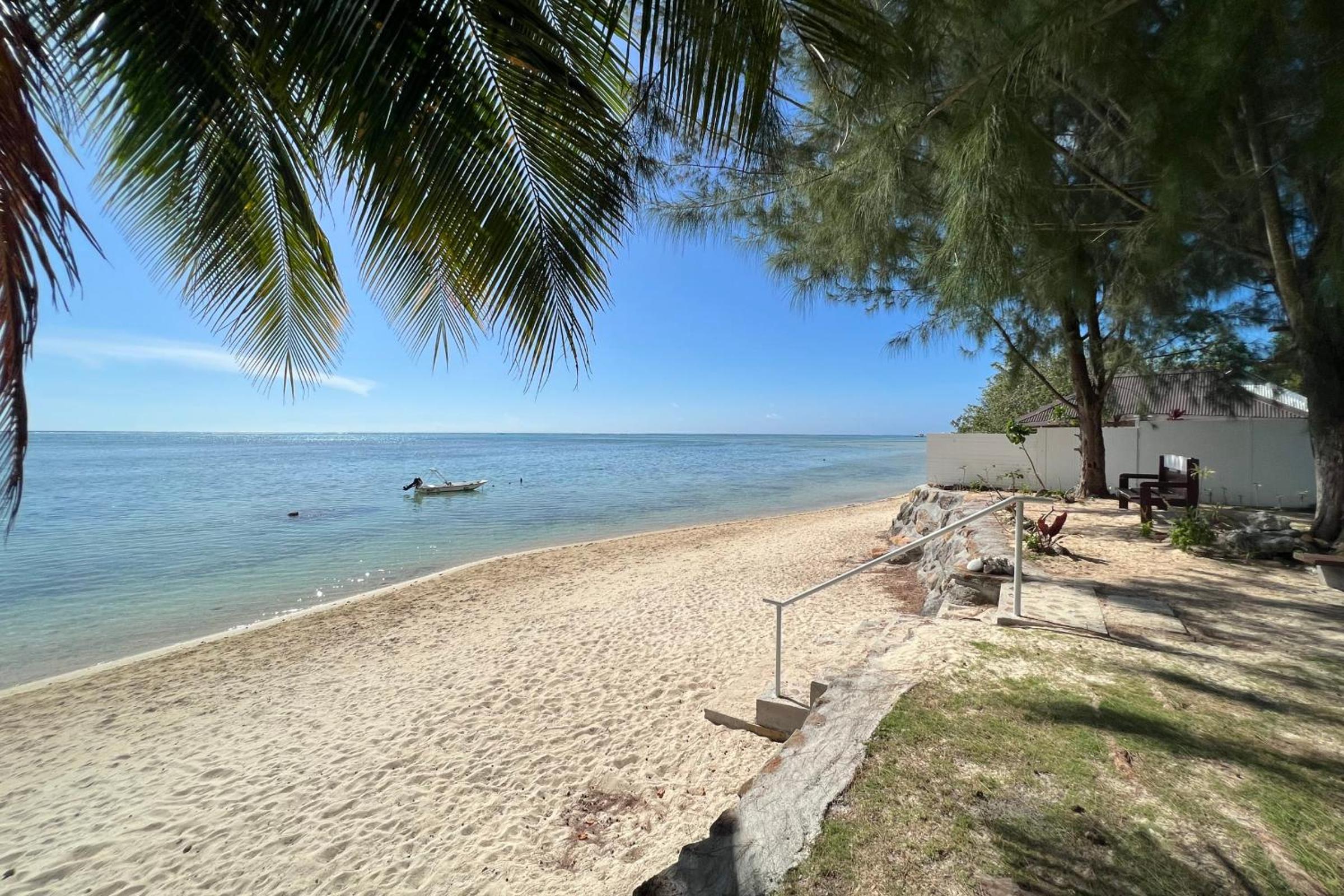 Fare Tokatea - Charming Studio w Excl Beach Access view 5