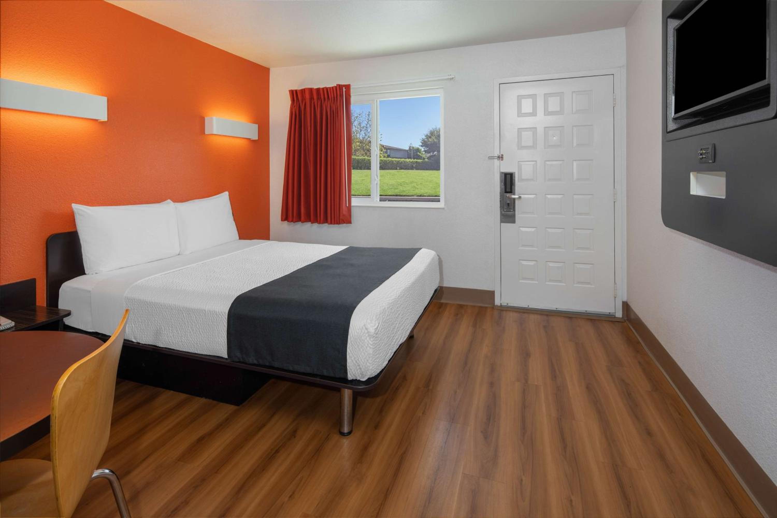 Motel 6-Carpinteria, CA - Santa Barbara - South - Property Image 3