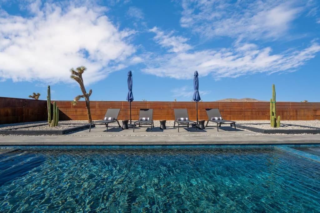 Black Sky House view 4