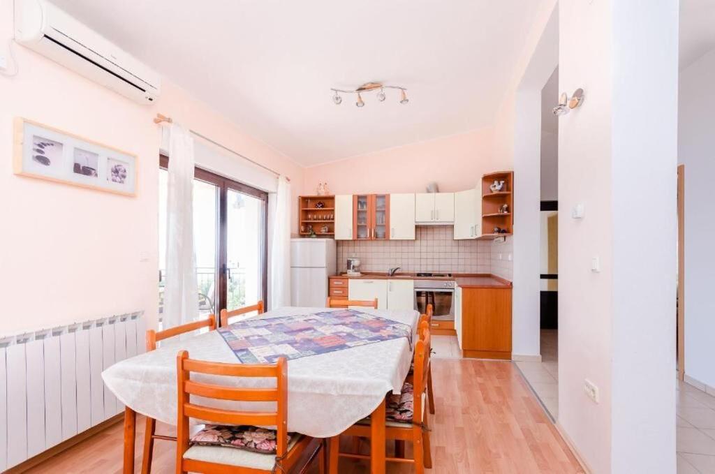 Apartments Nenad
