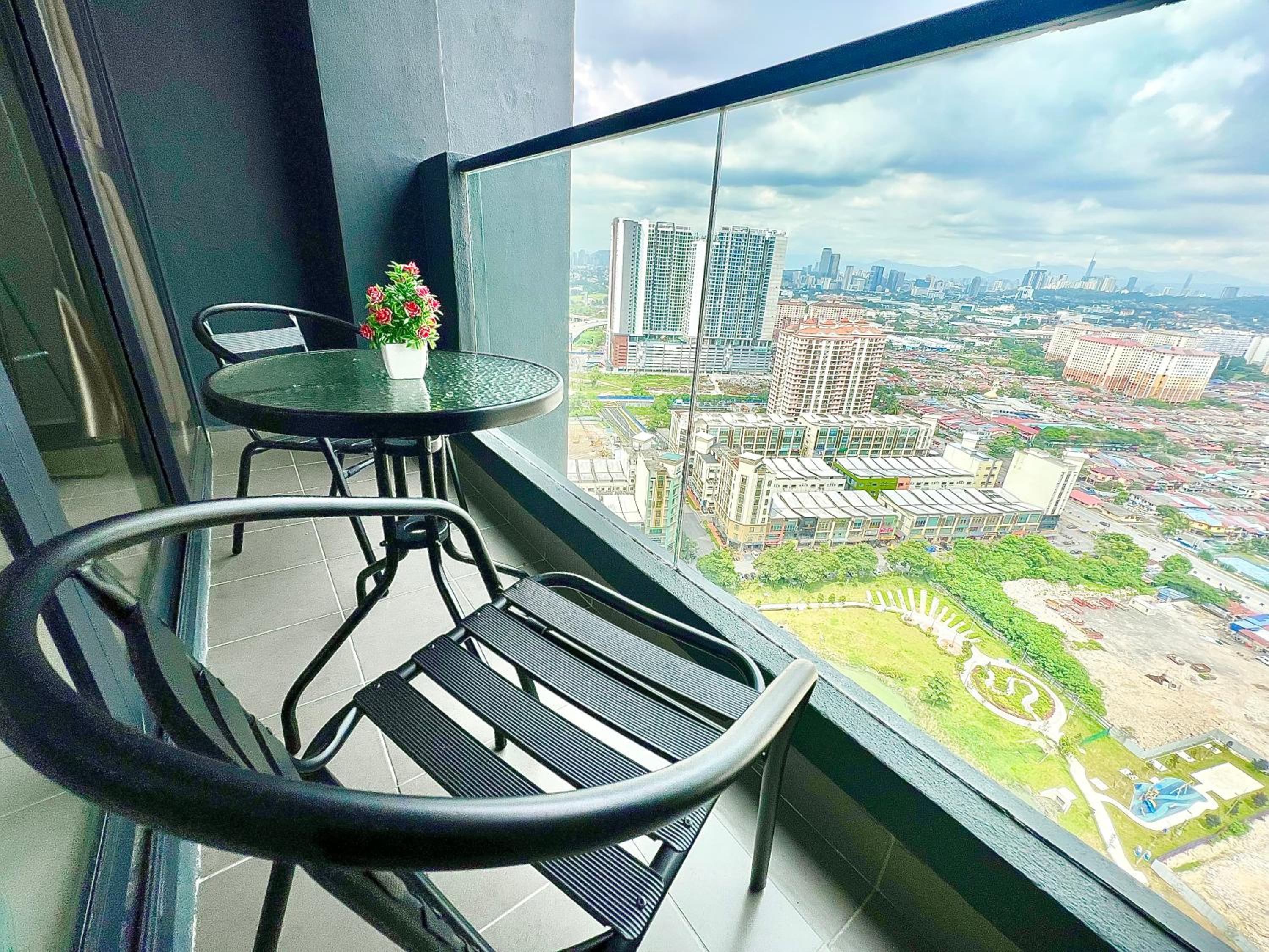 Cozy 1-7 pax Sunway Pyramid 2Room Wifi TV Balcony photo 2