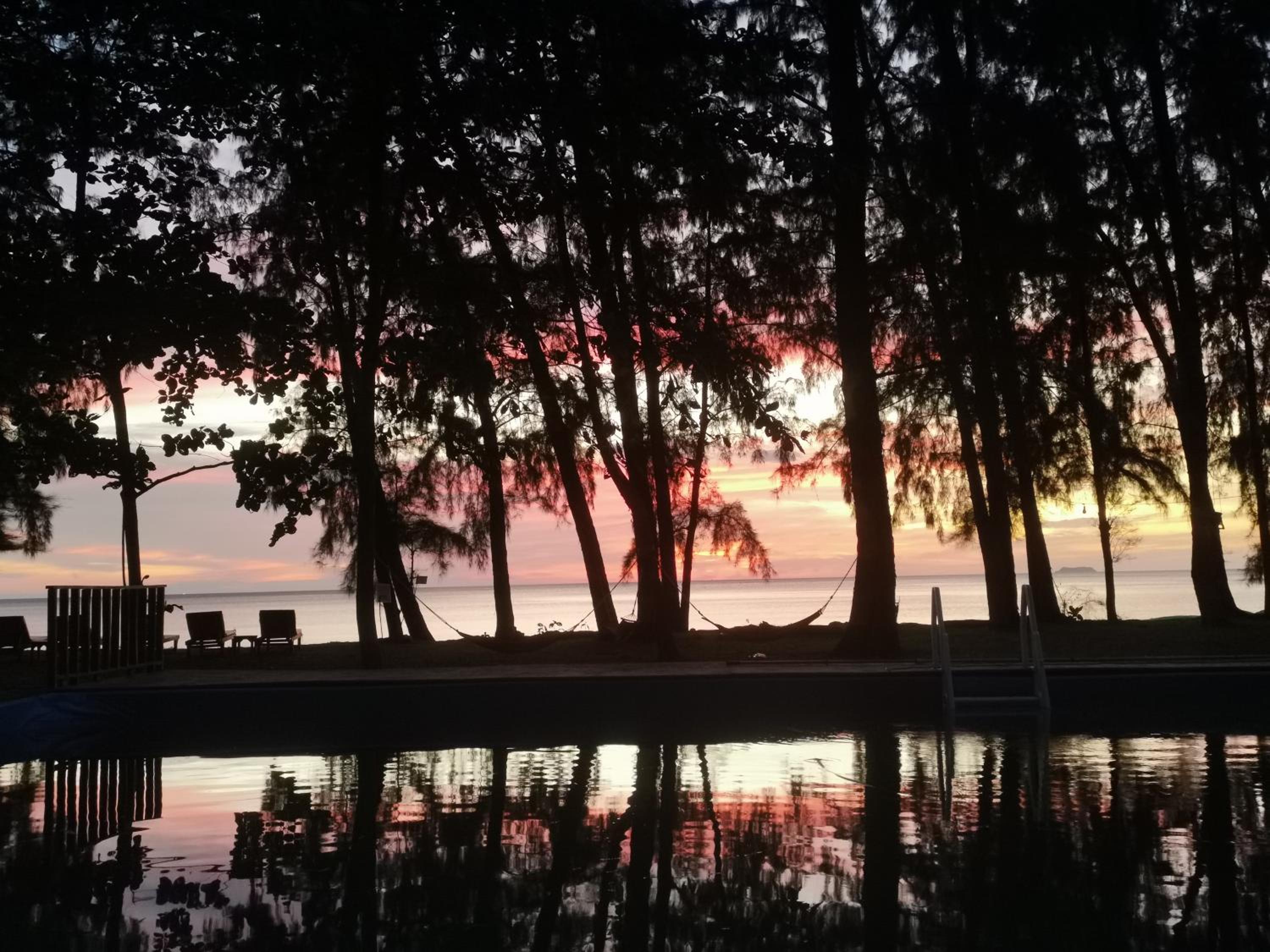 Eco Lanta Hideaway Beach Resort