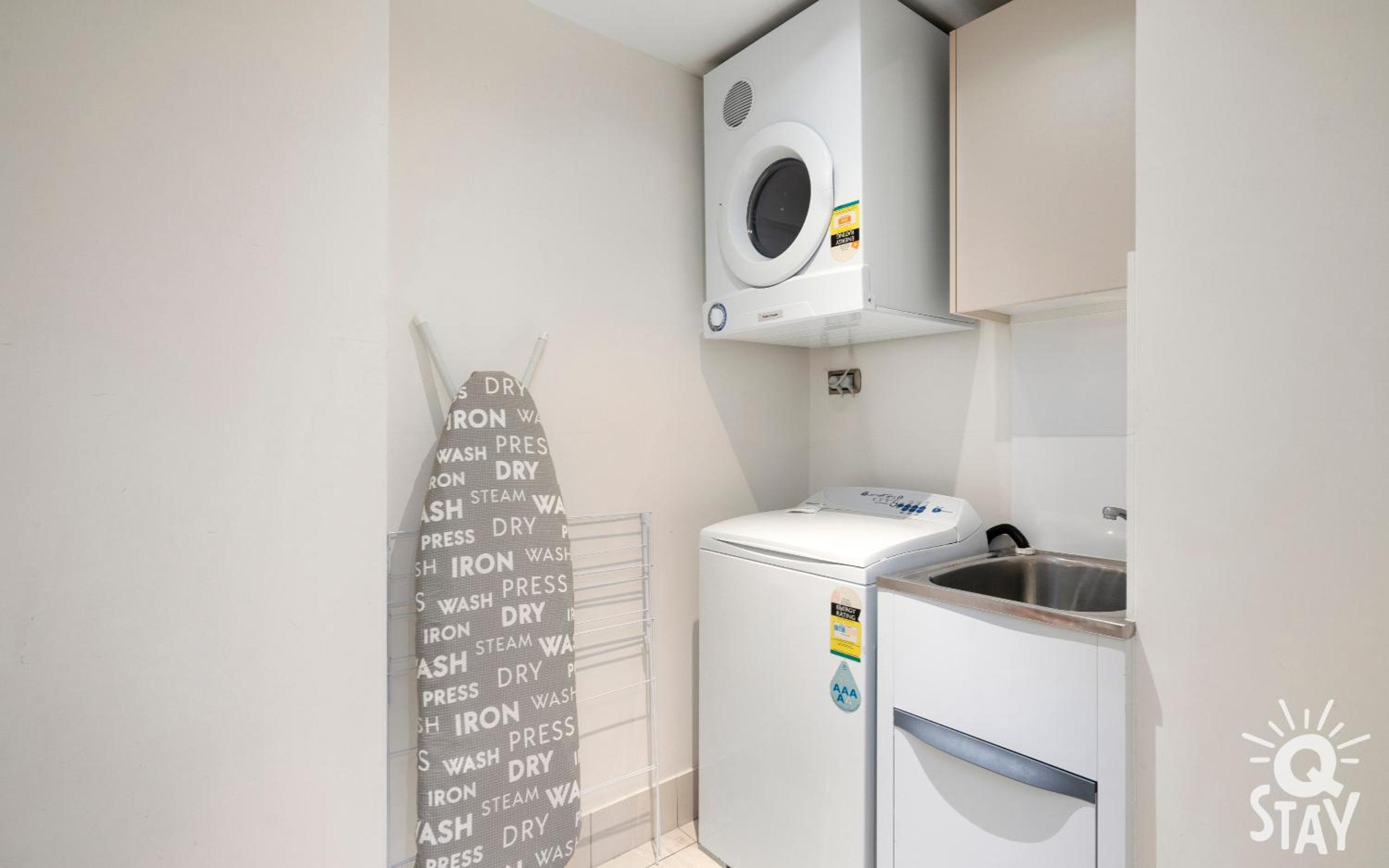 Elston Apartments - QStay