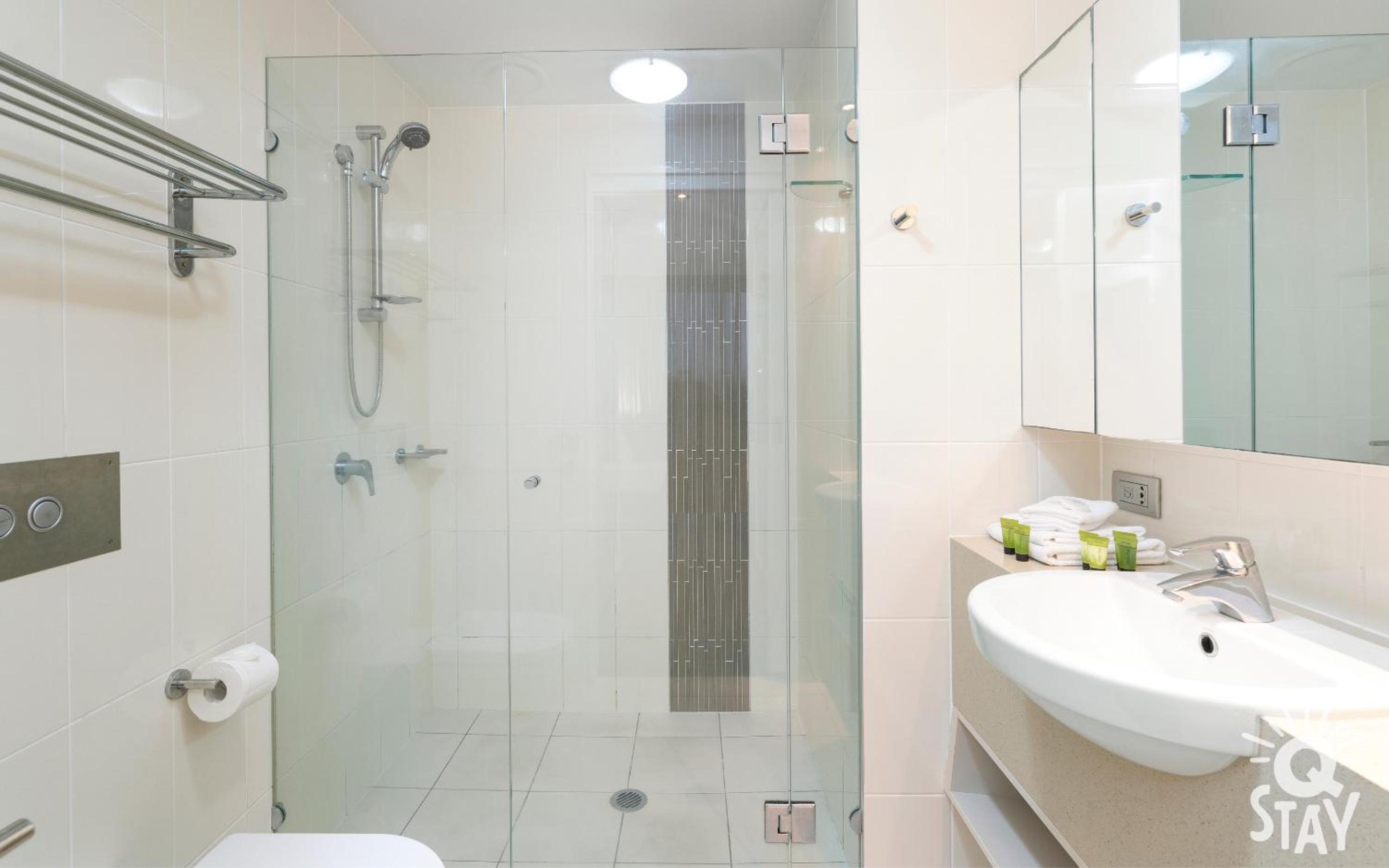 Elston Apartments - QStay