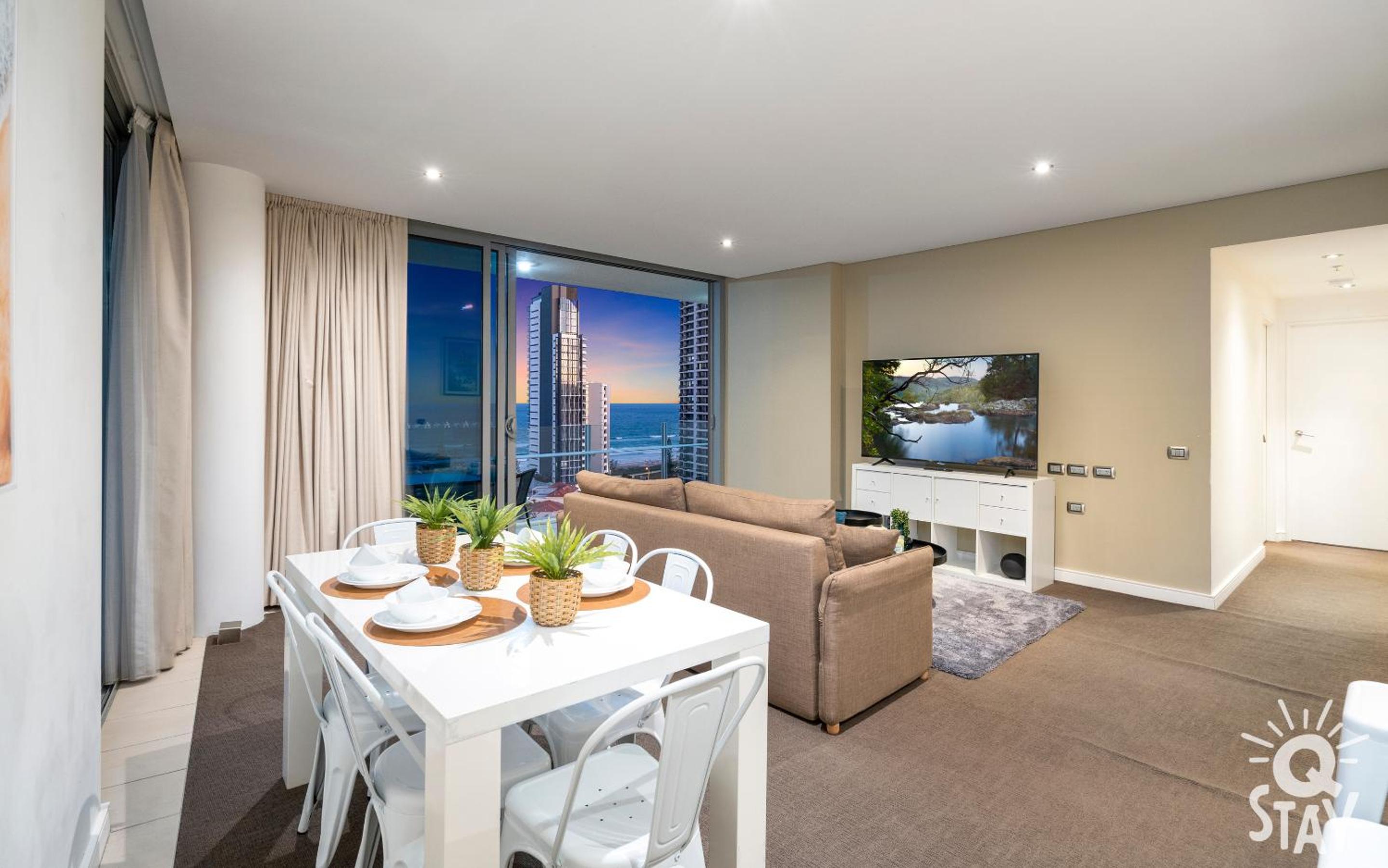 Elston Apartments - QStay