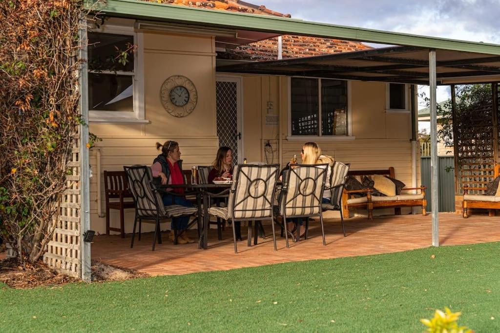 The Cottage - Wave Rock Short Stay