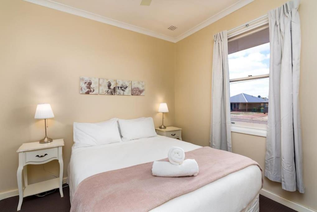 The Cottage - Wave Rock Short Stay