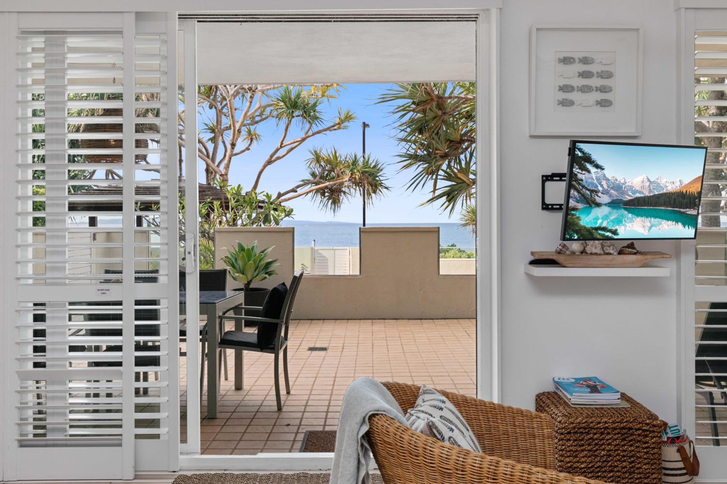 Portofino 1 - Beachfront Apartment Noosa Heads view 4