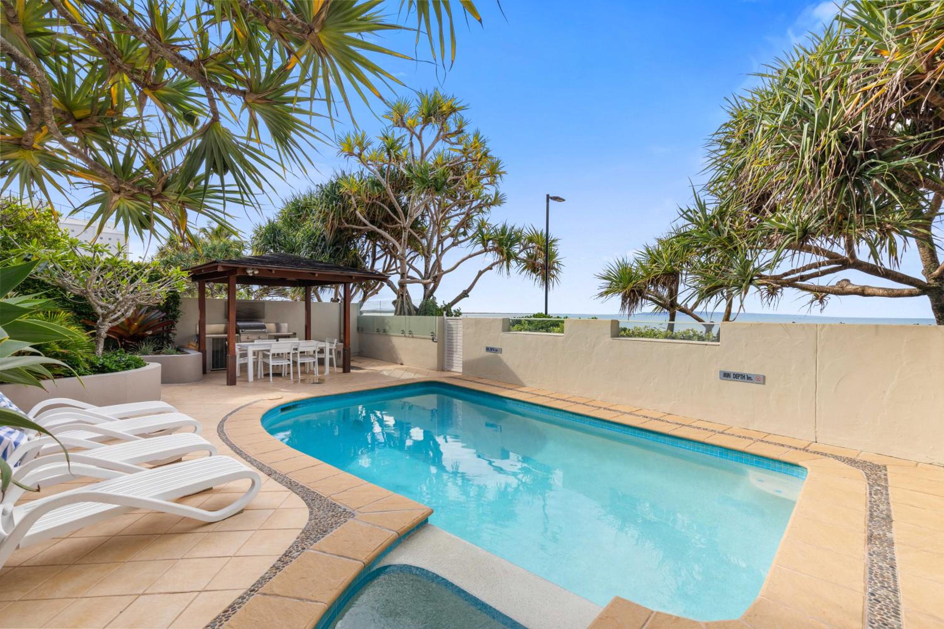 Portofino 1 - Beachfront Apartment Noosa Heads view 2