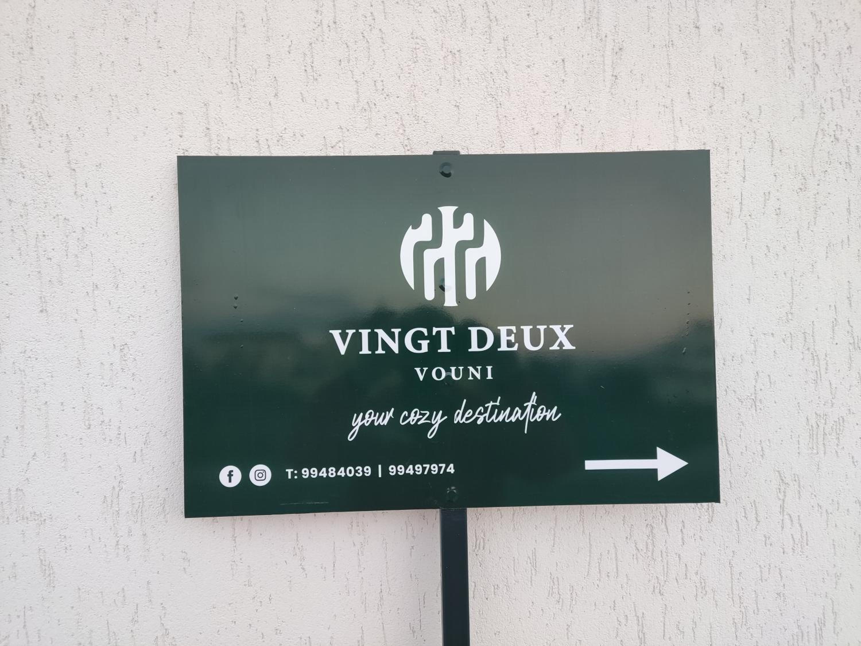 VINGT-DEUX Vouni 22