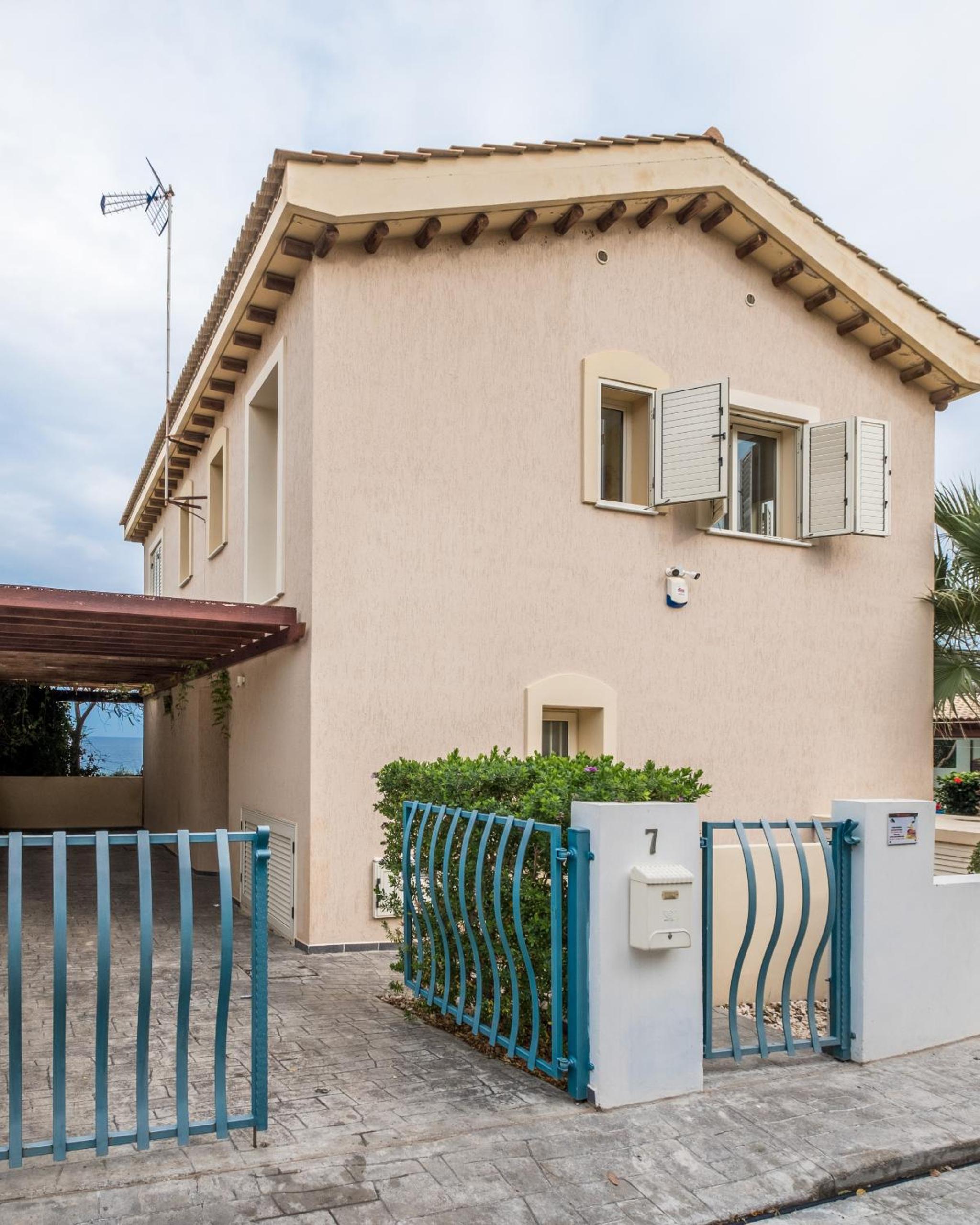 Protaras Artisan Seafront Villa 7