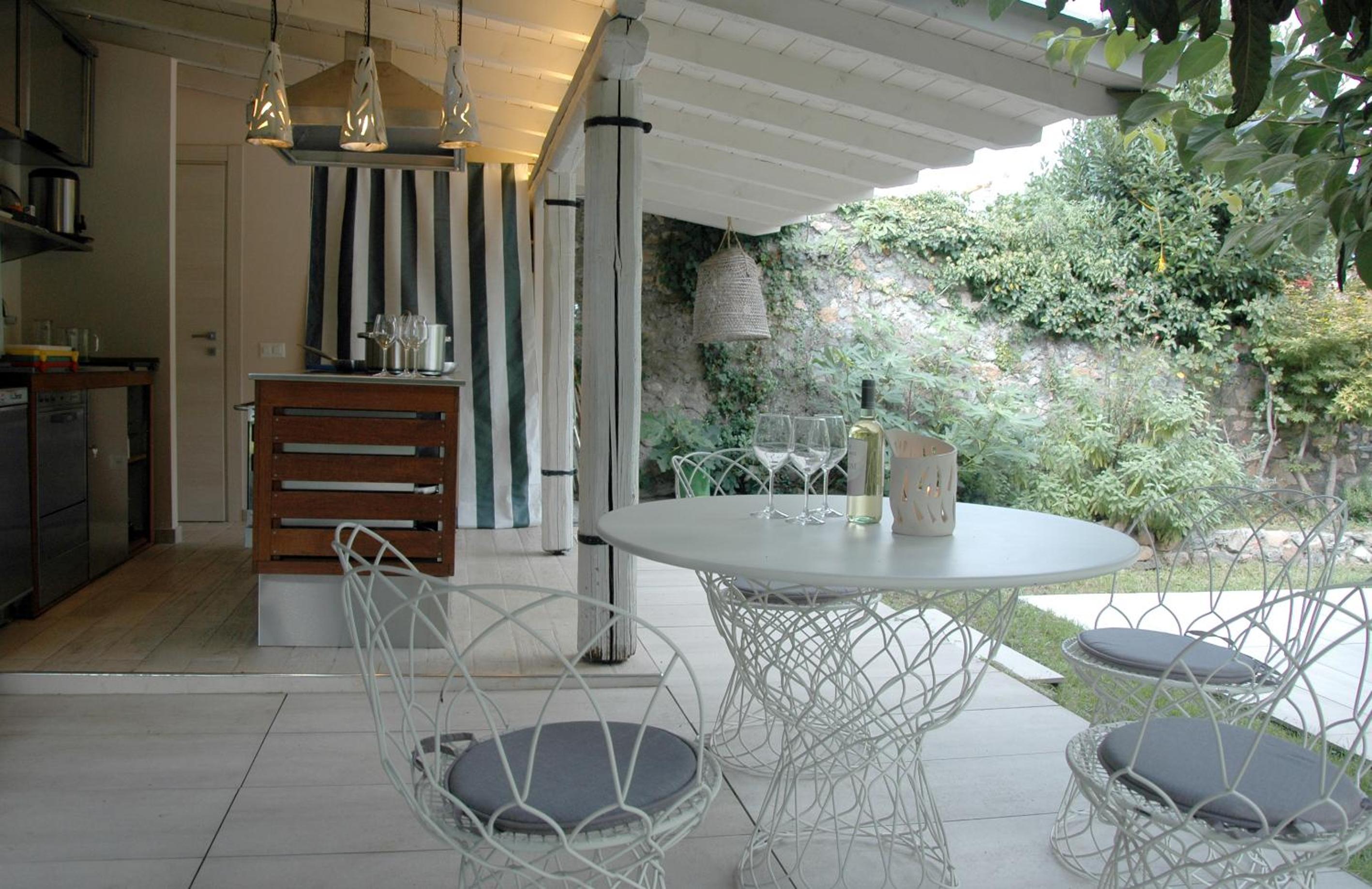 SIN4 Apartments by Quokka 360 - overlooking the lake - FAI heritage in Morcote