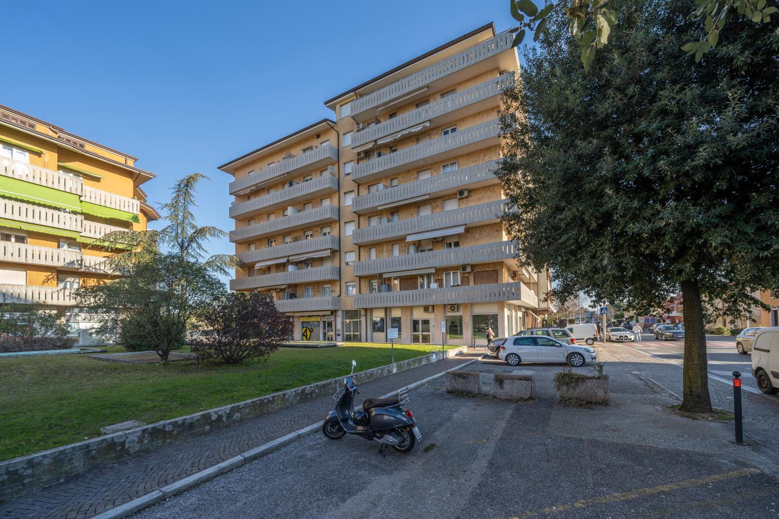 GuestHost - Zia Dina APT - with Balcony view 2