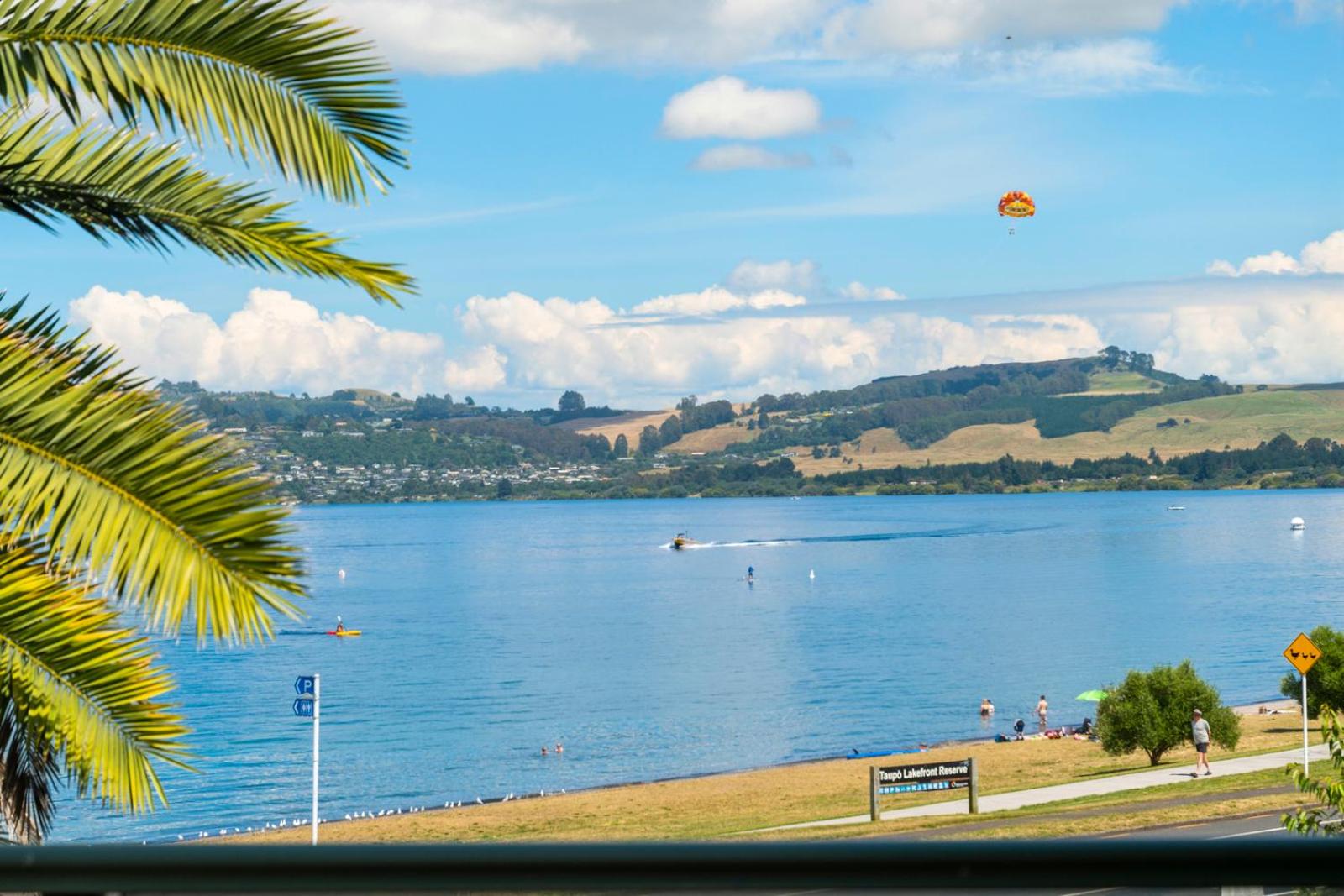Lakeside Terrace - Taupo Holiday Home view 4