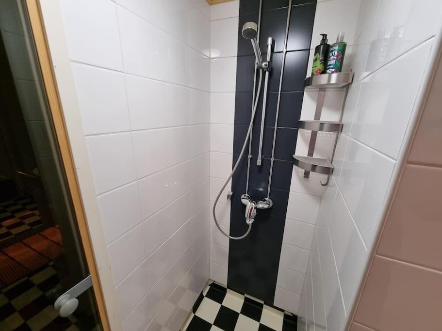 Valoisa huoneisto jossa erinomaiset vuoteet.