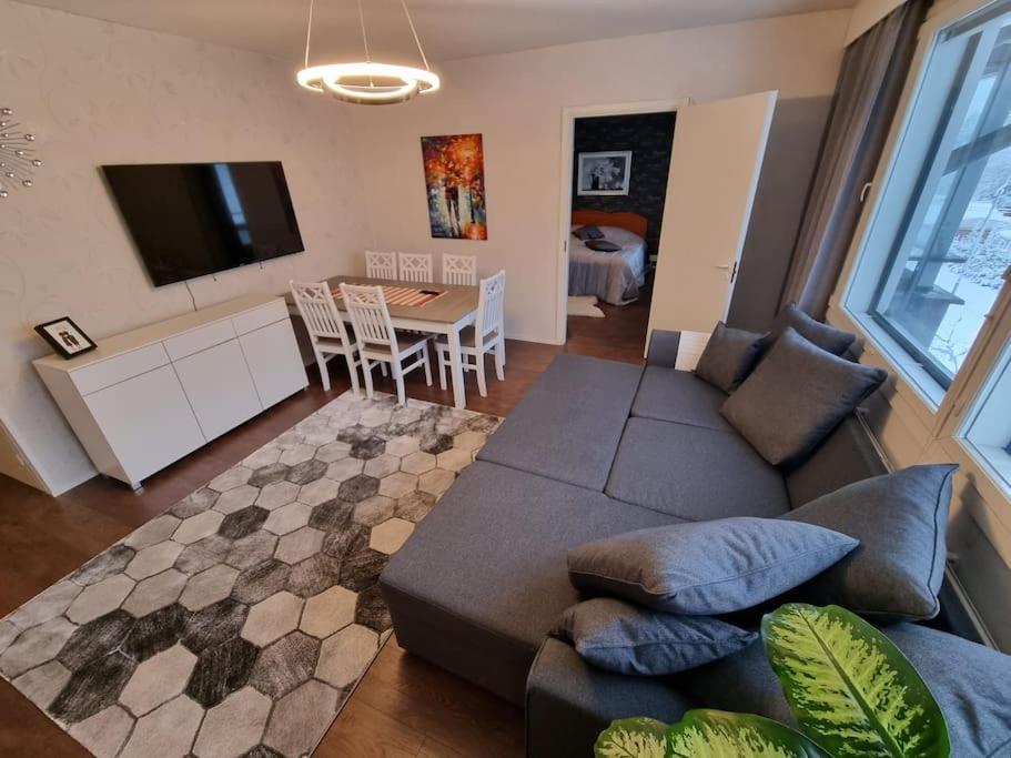 Valoisa huoneisto jossa erinomaiset vuoteet.